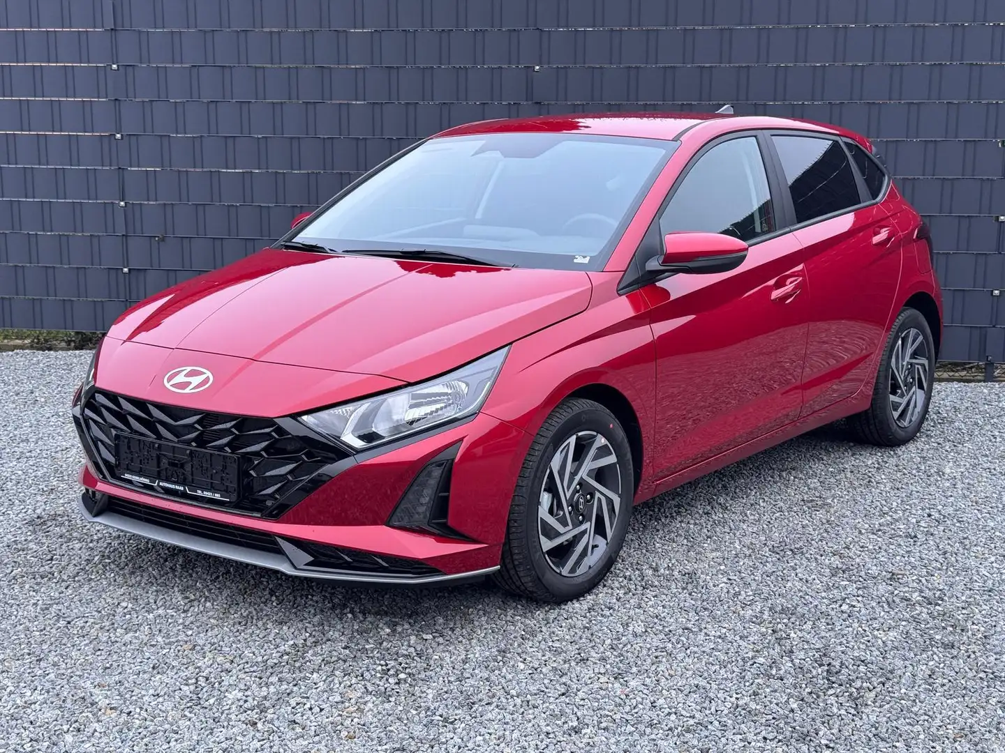 Hyundai i20 Family Automatik 66 kW (90 PS), Automatik, Fron... Rot - 1