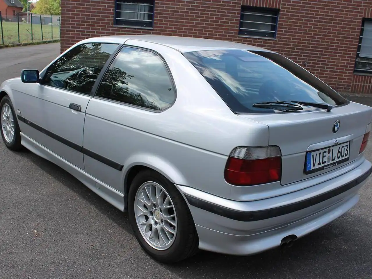 BMW 323ti compact Exclusiv Edition, foto 3