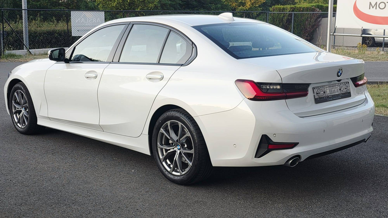 BMW 318 BMW 3 Series 318d Sport Line - Diesel - Automatic — photo 4