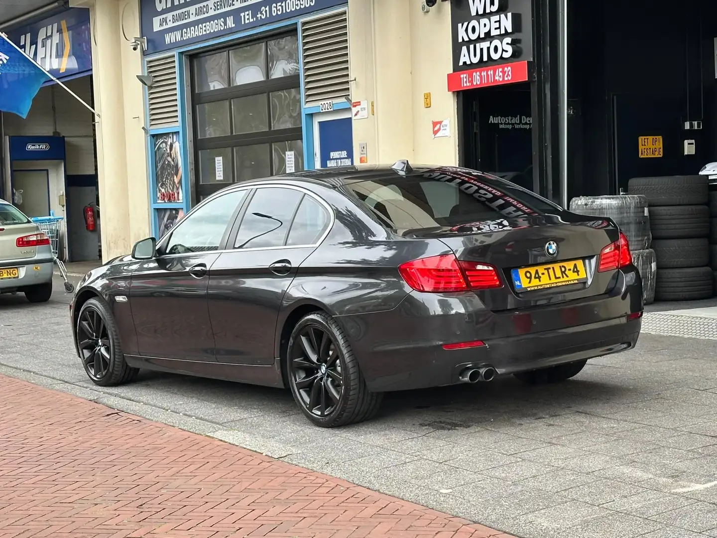 BMW 520 5-serie 520i High Executive Automaat Clima Navi Le Grijs - 2