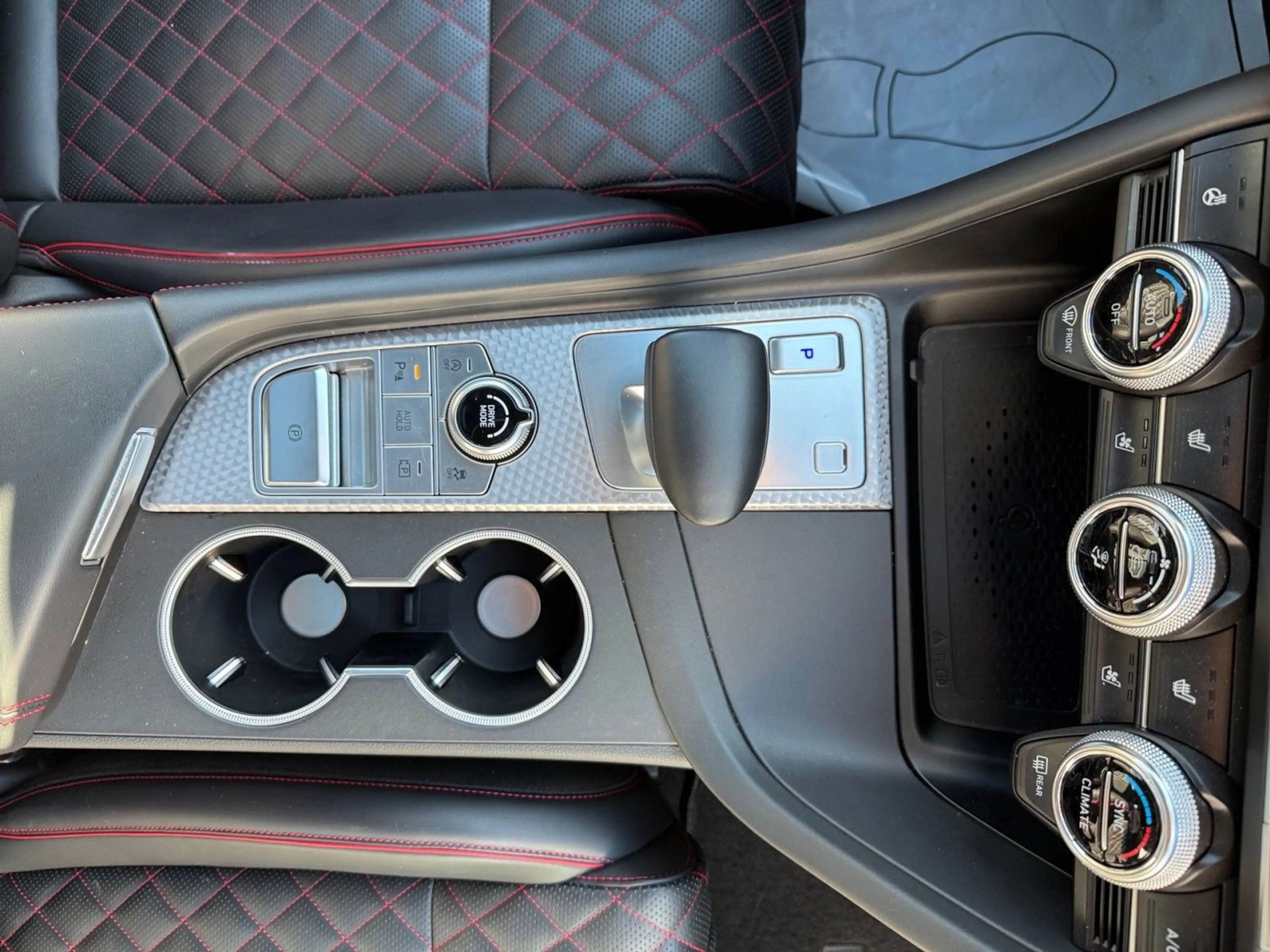 Genesis G70 Shooting Brake 2.2 CRDi Shooting Brake Sport — photo 15