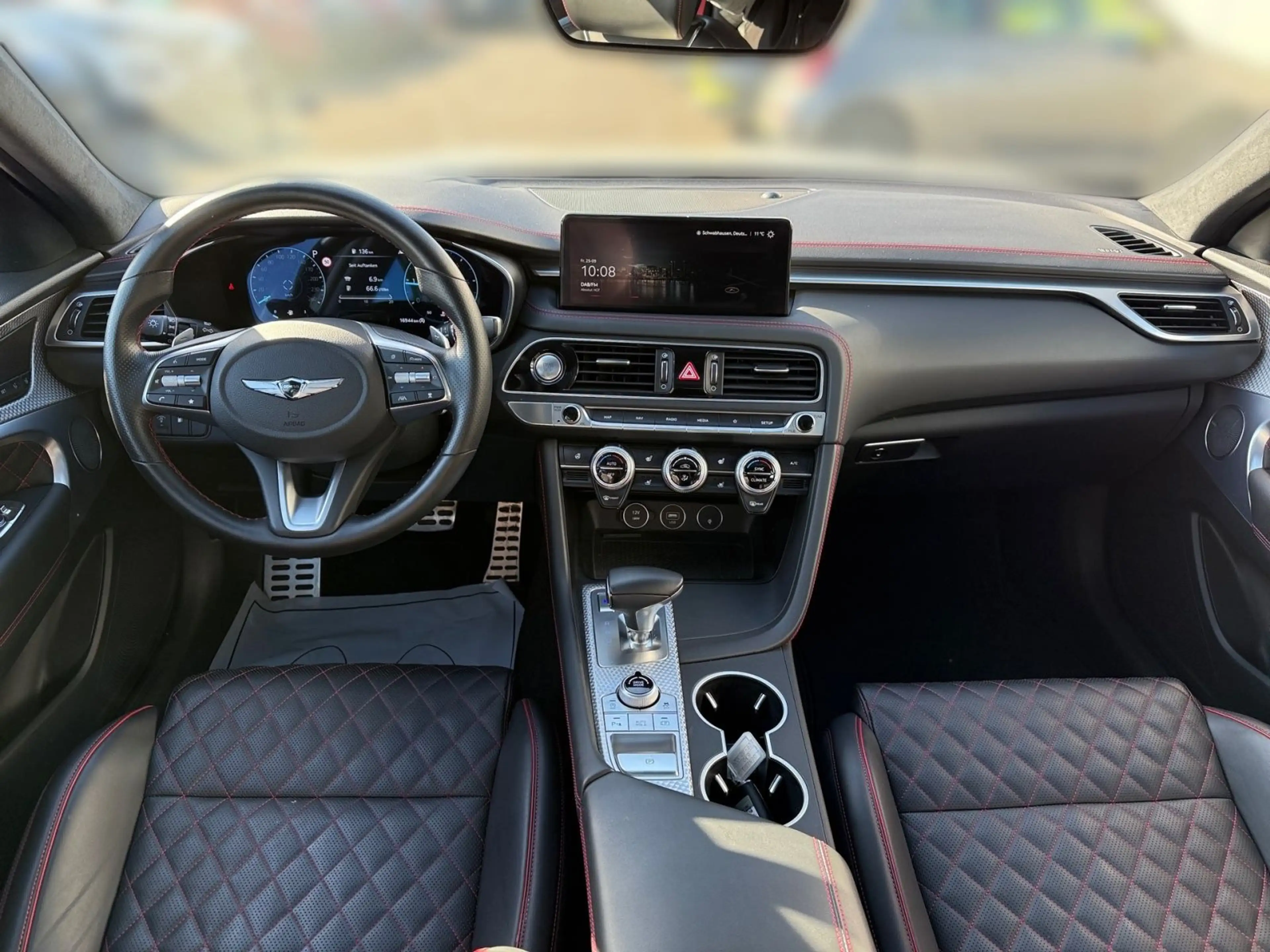 Genesis G70 Shooting Brake 2.2 CRDi Shooting Brake Sport — photo 11