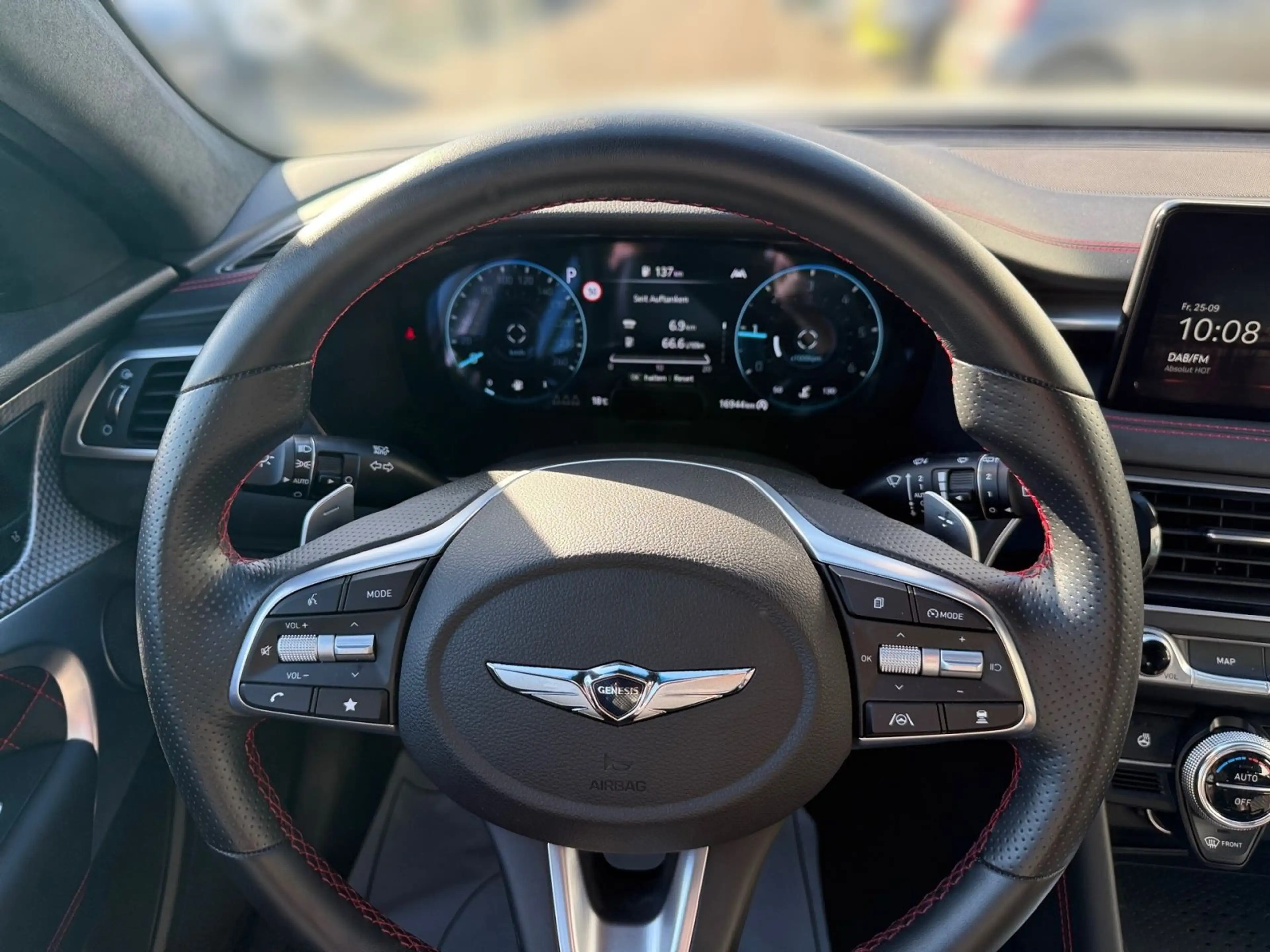 Genesis G70 Shooting Brake 2.2 CRDi Shooting Brake Sport — photo 8