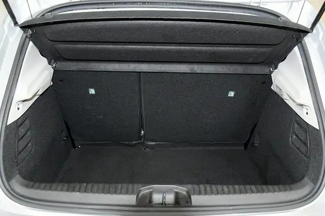 Renault Clio view 19