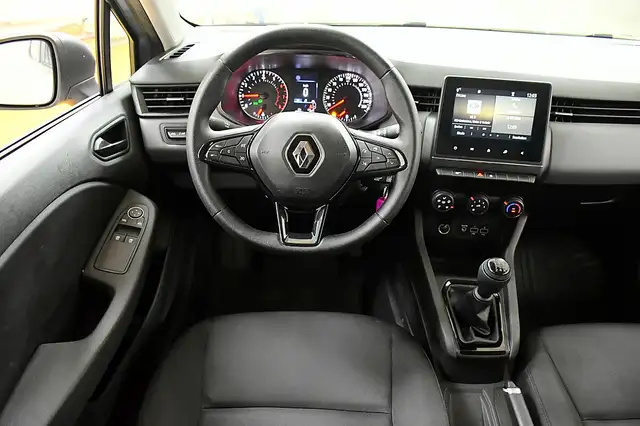 Renault Clio view 2