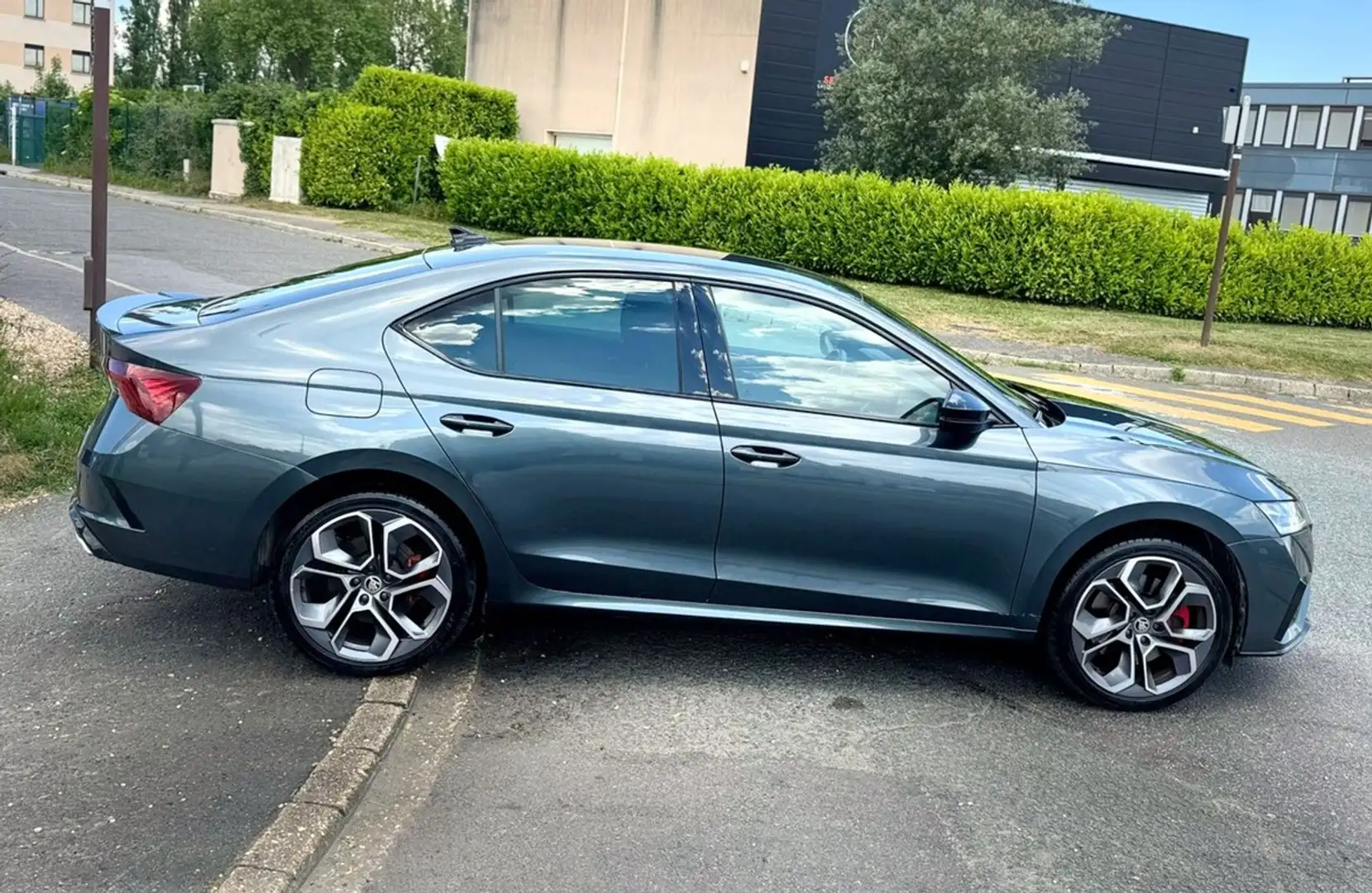 Skoda Octavia RS IV 1.4 TSI 245CV BVA6 20000HT ENTRETIEN COMPLET Gris - 2