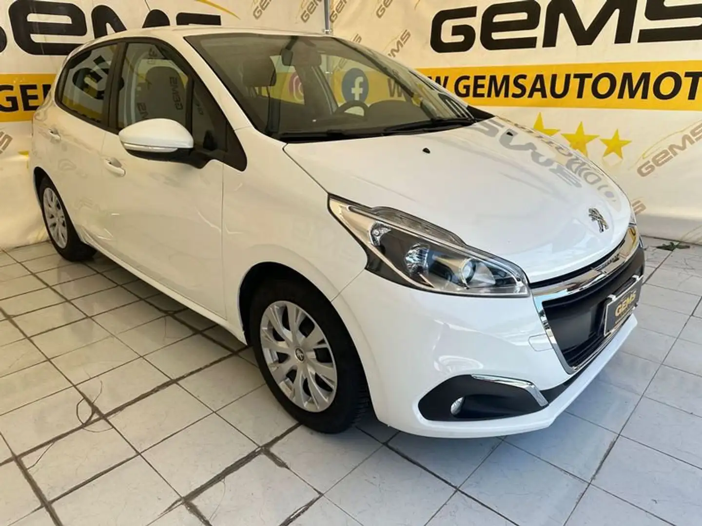 Peugeot 208 BlueHDi 75 5 porte Active Bianco - 2