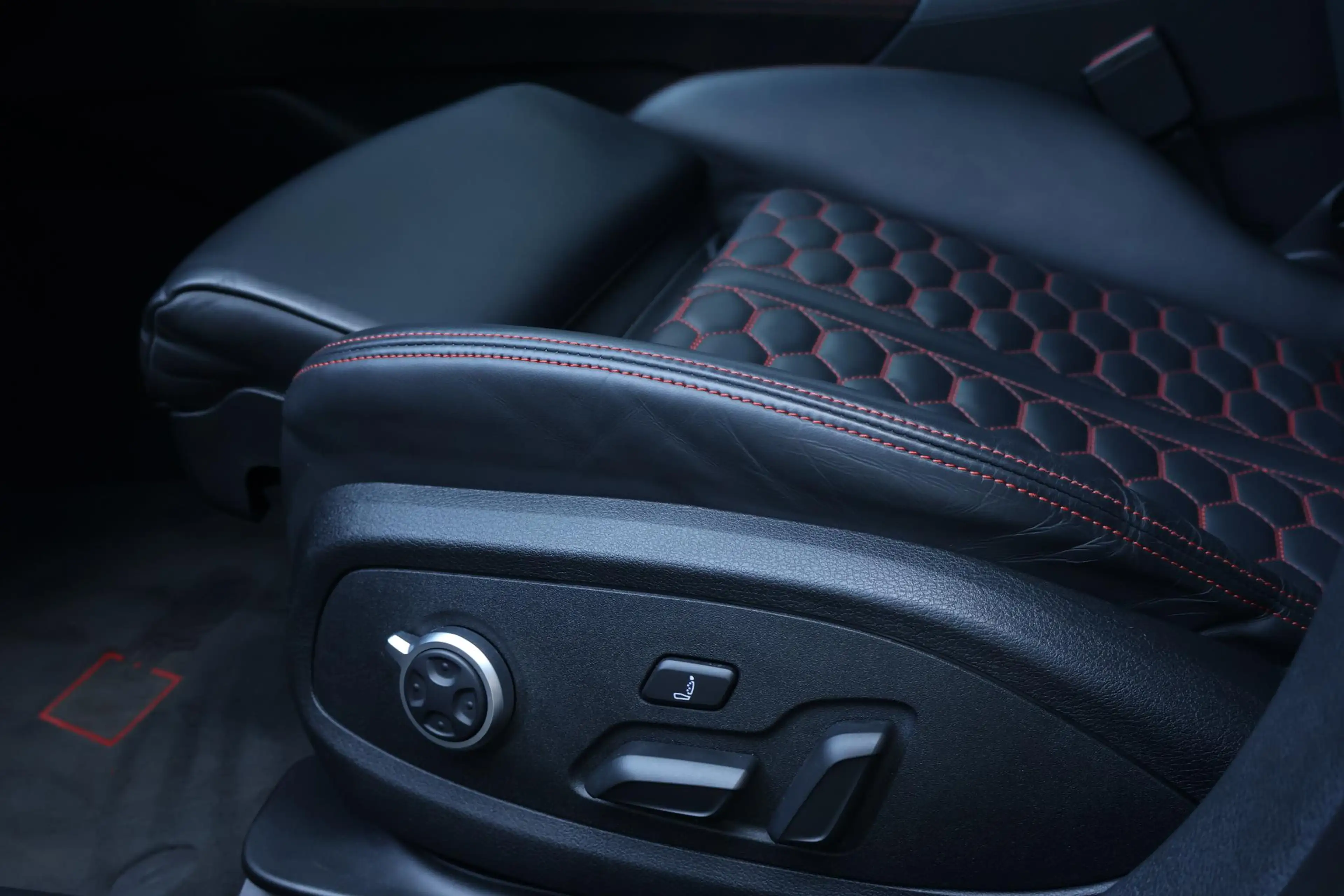 Audi RS4 A4 Avant 2.9 TFSI quattro competition plus / Kuips — photo 13