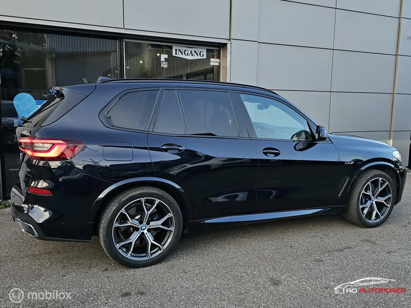 BMW X5 xDrive45e High Executive M Sport Panorama/Laser/HU Zwart - 2
