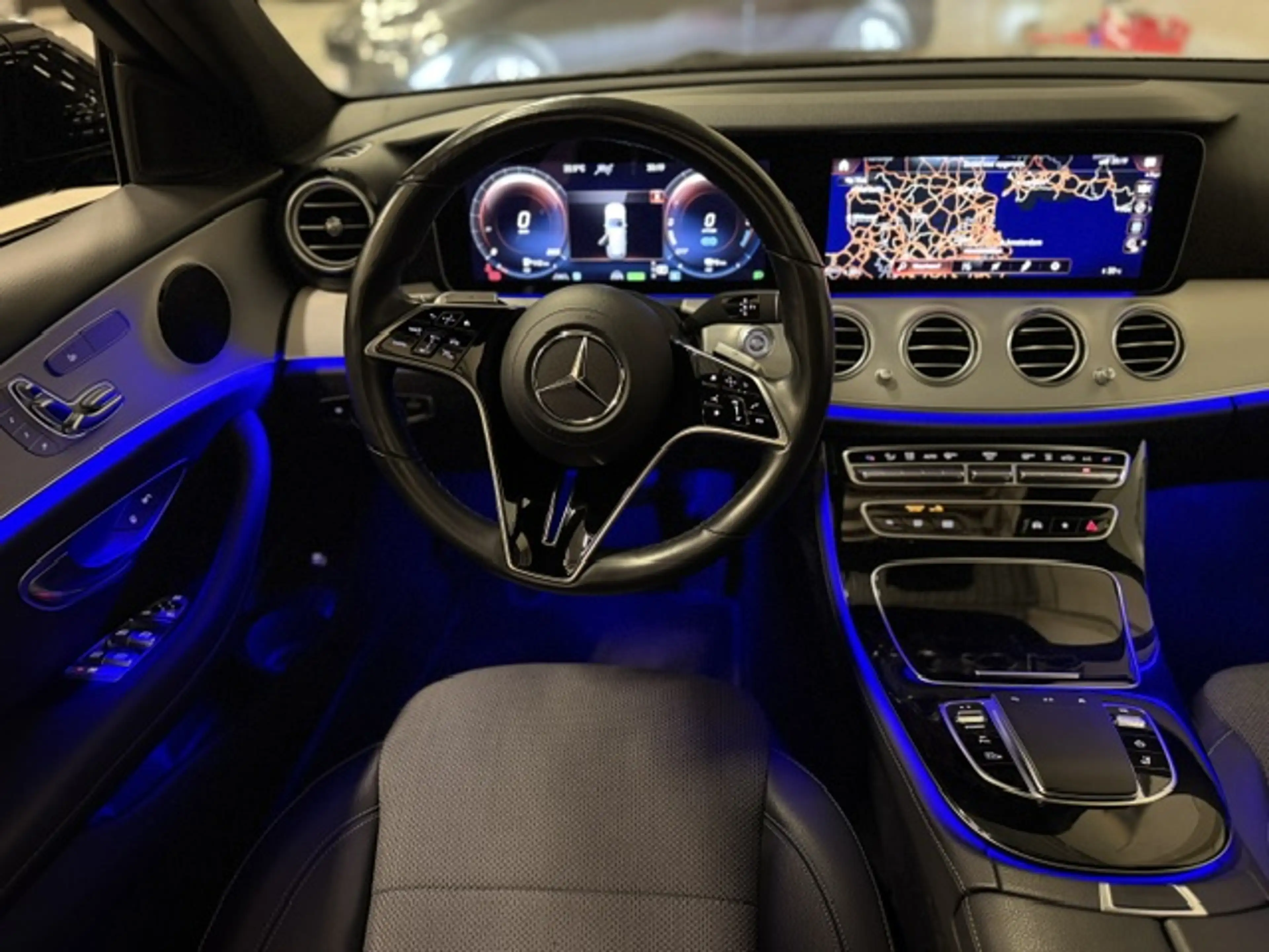 Mercedes-Benz E 300 DE PHEV AMG Line Pano-CAM-Acc-Memory-Luchtvering-BTW incl — photo 11