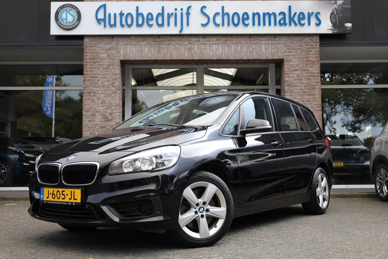 BMW 220 2-serie Gran Tourer 220i Executive 192PK!! NAVI ST Zwart - 1