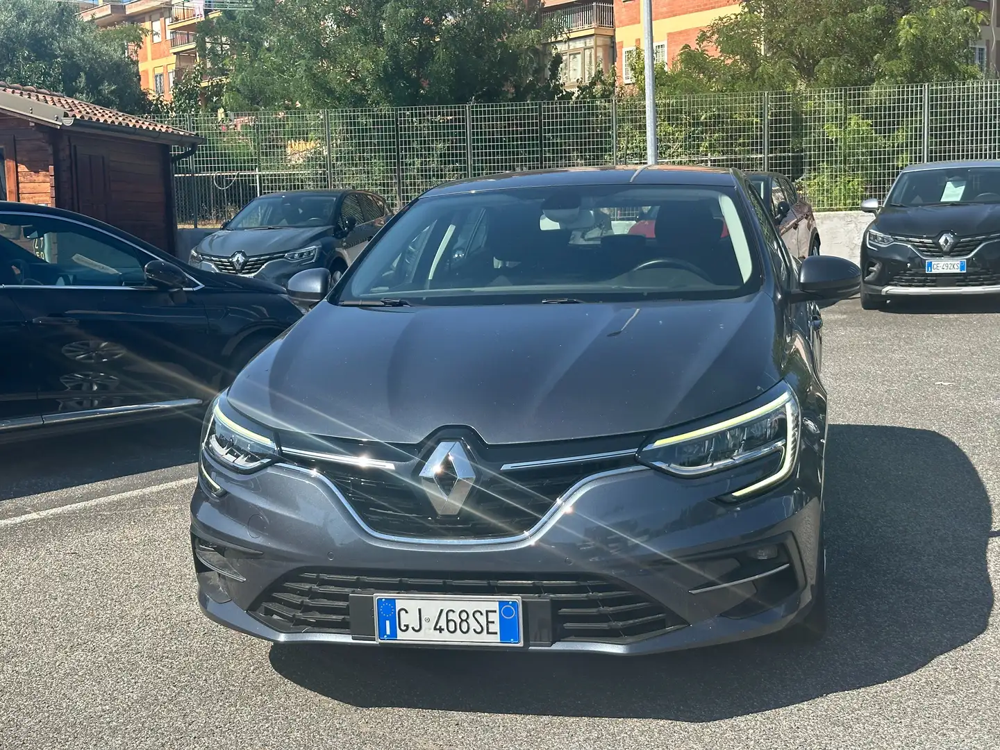 Renault Megane Megane Berlina 1.5 blue dci Business 115cv edc Gris - 2