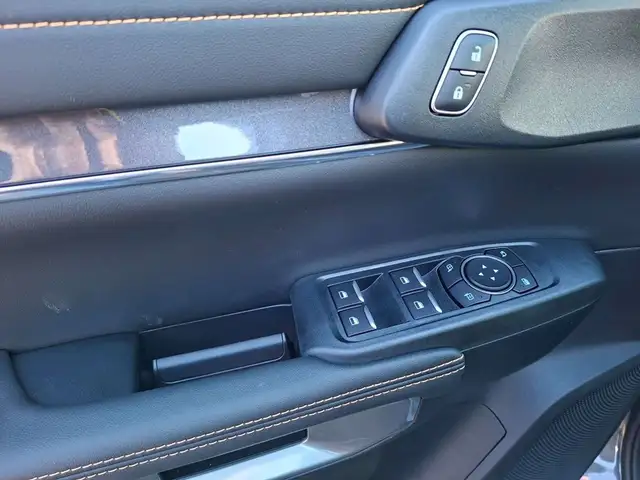 Ford Ranger Wildtrak e-4WD Doppelkabine * ROLLO * 20" RÄDER Ansicht 38