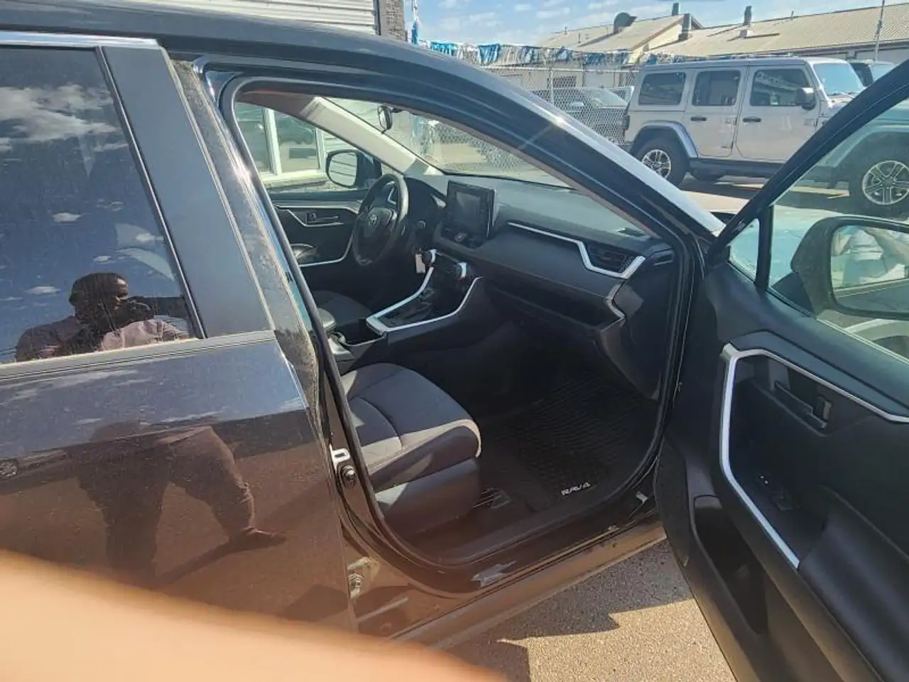 Toyota RAV 4 снимка Toyota RAV 4