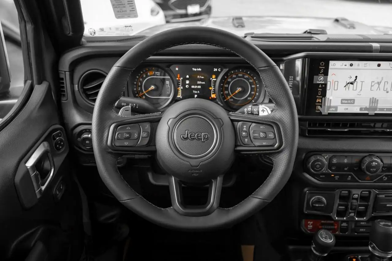 Jeep Wrangler снимка Jeep Wrangler