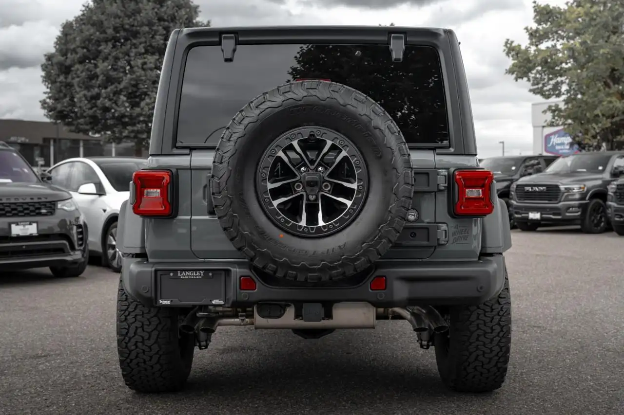 Jeep Wrangler снимка Jeep Wrangler