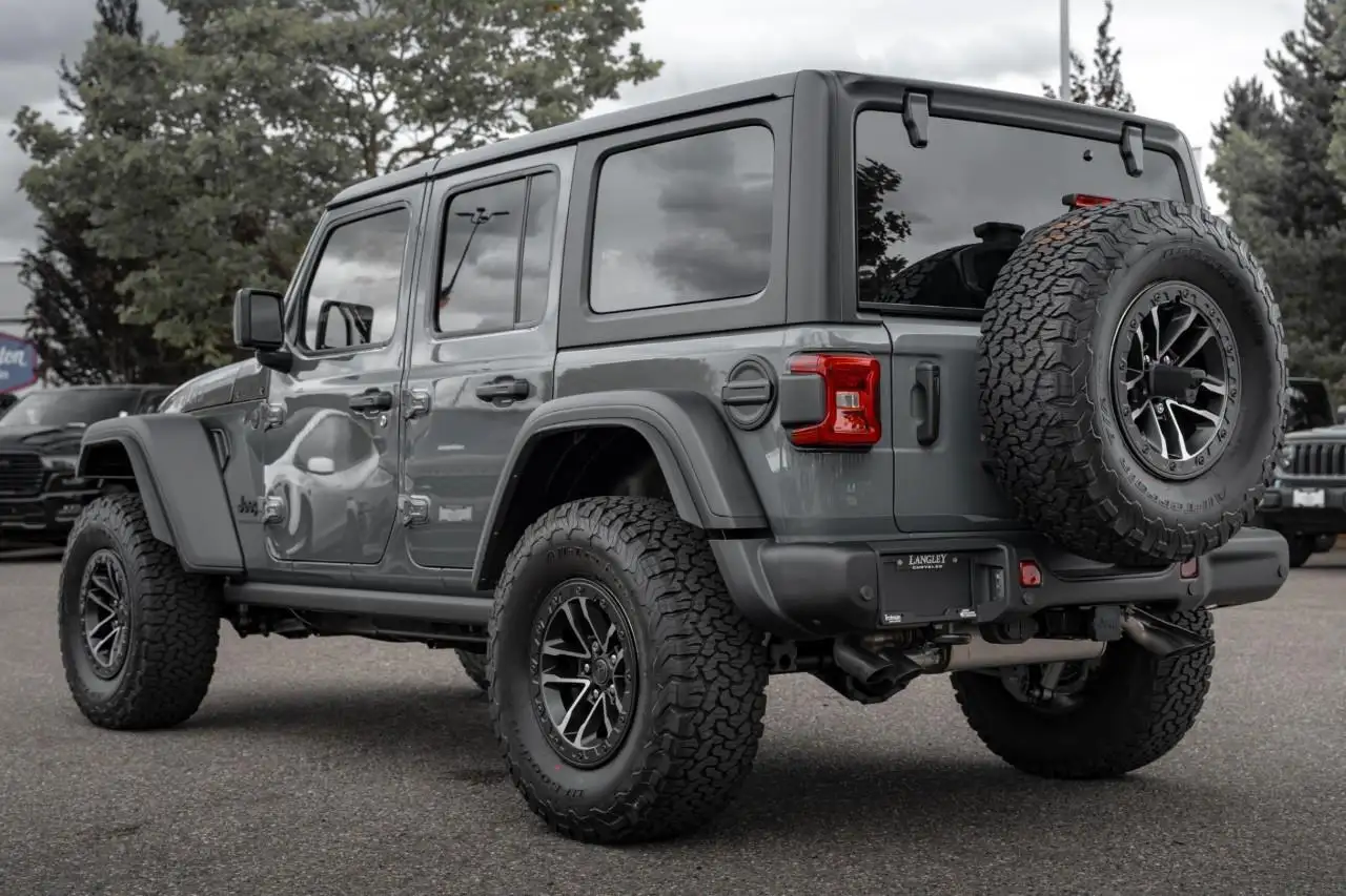 Jeep Wrangler снимка Jeep Wrangler