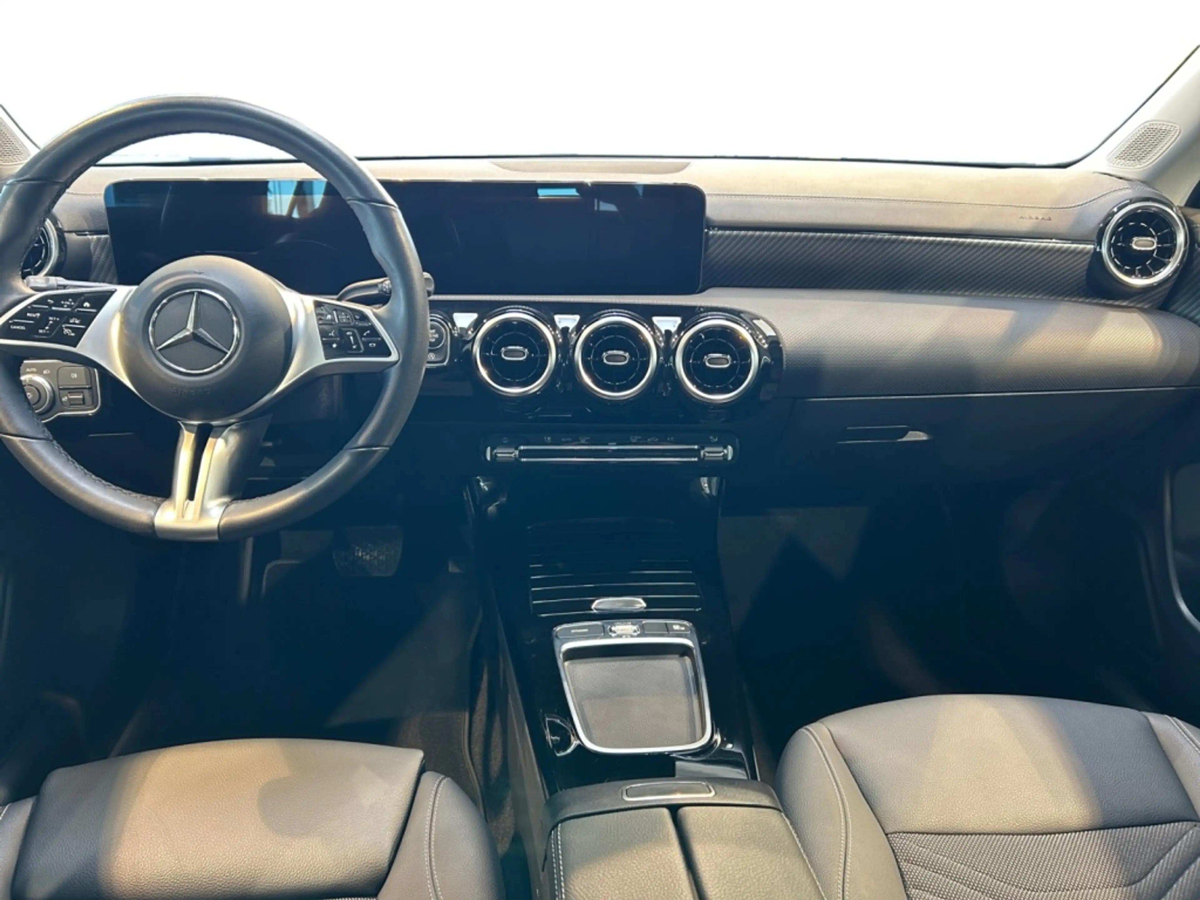 Mercedes-Benz CLA 180 Progressive MBUX+Progressive+AHK+Wide — photo 13