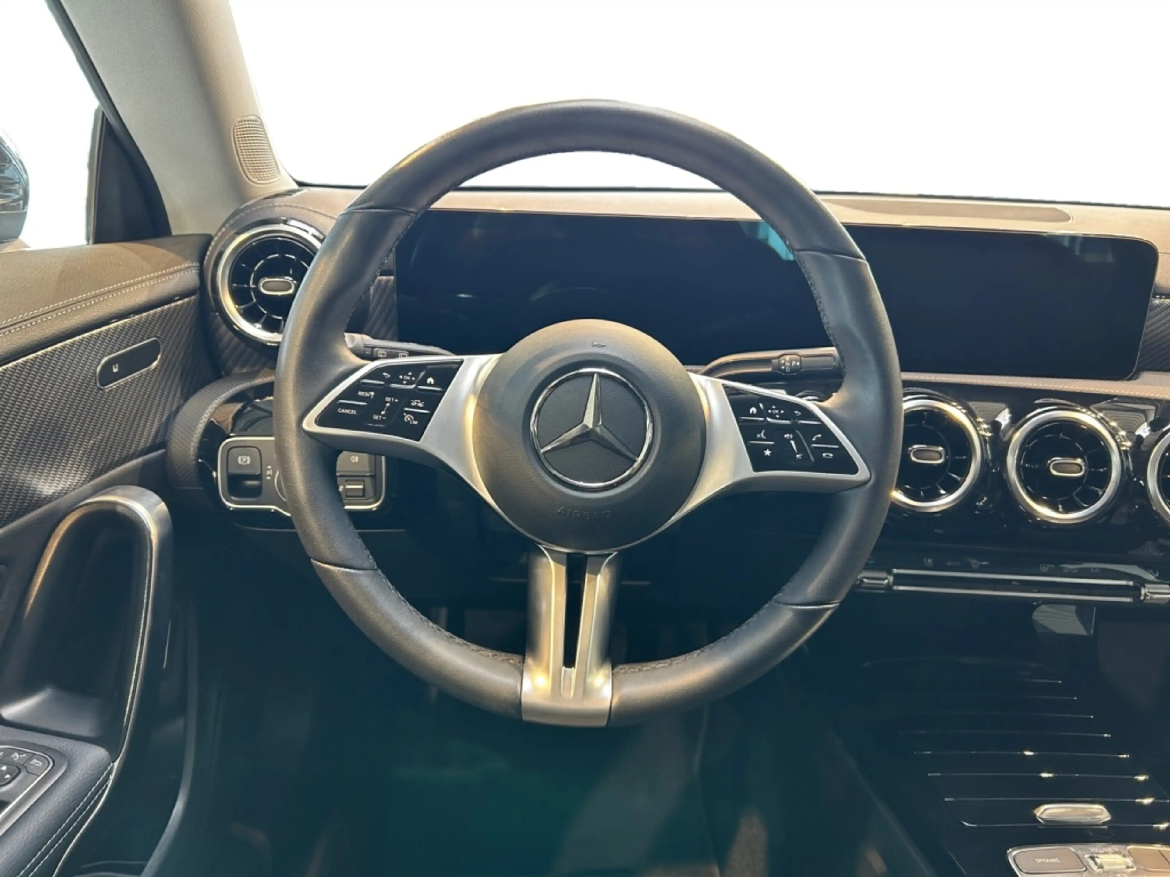Mercedes-Benz CLA 180 Progressive MBUX+Progressive+AHK+Wide — photo 14