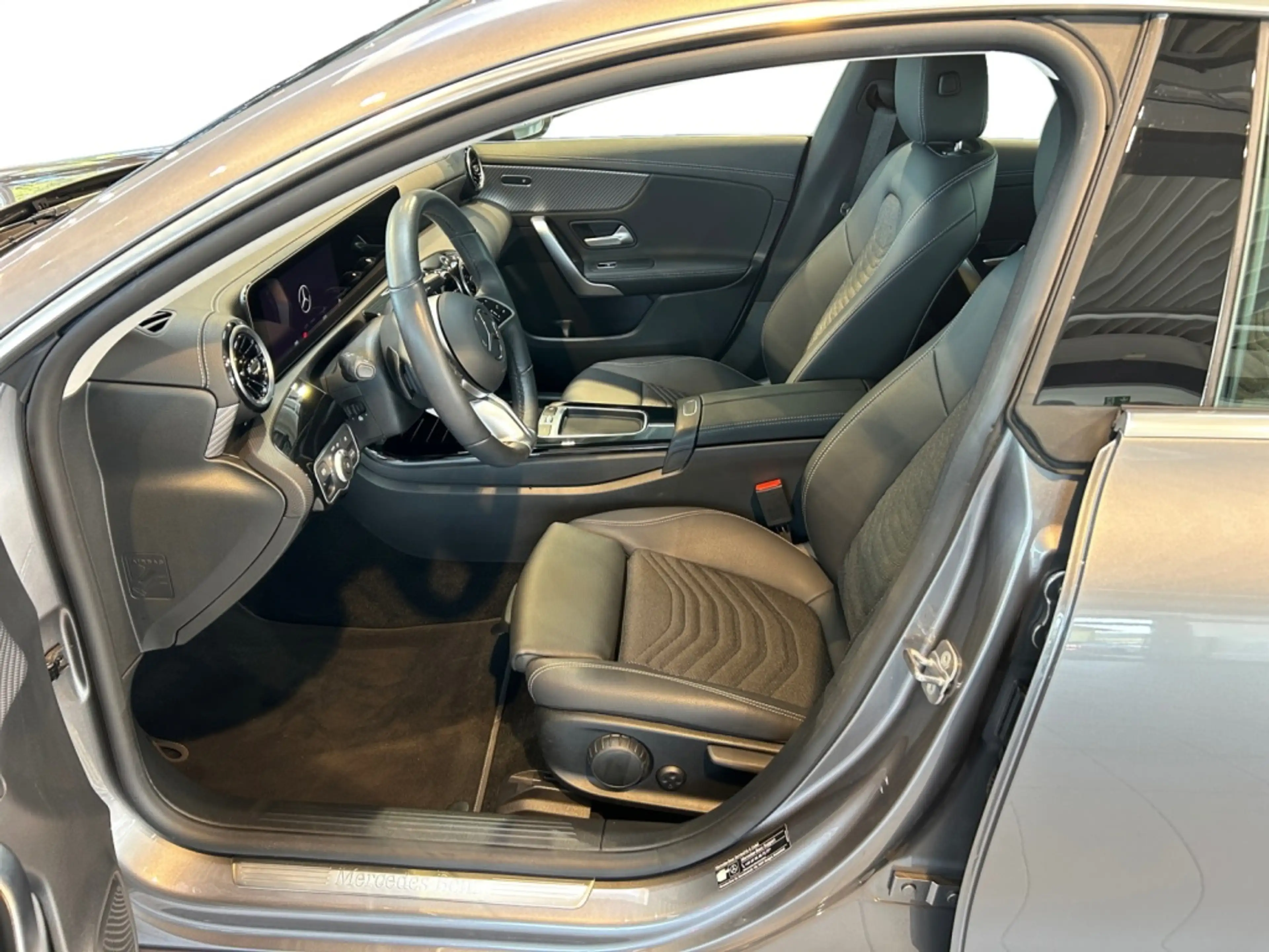 Mercedes-Benz CLA 180 Progressive MBUX+Progressive+AHK+Wide — photo 10