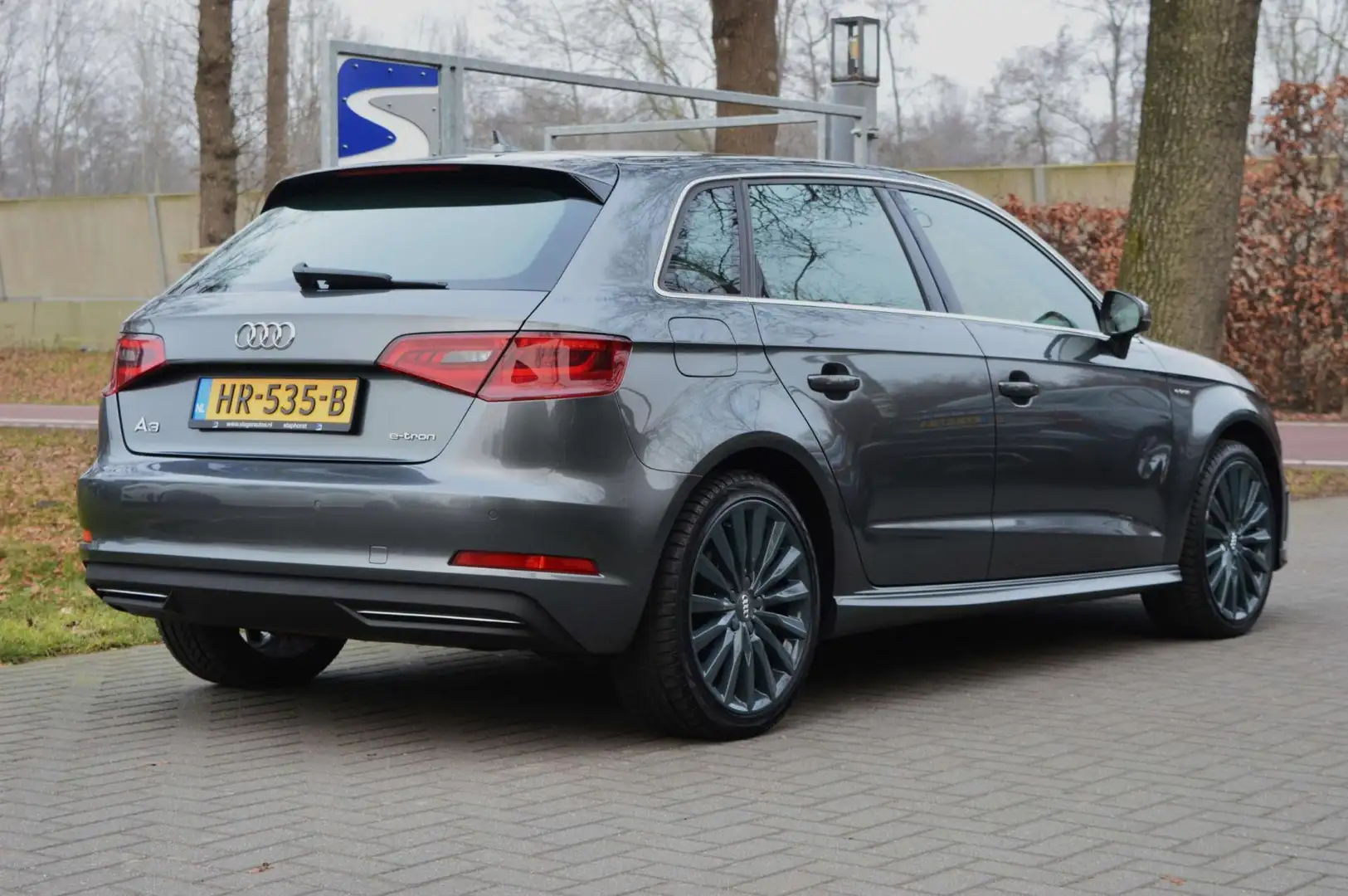 Audi A3 Sportback 1.4 e-tron PHEV Ambition Pro Line plus Gris - 2