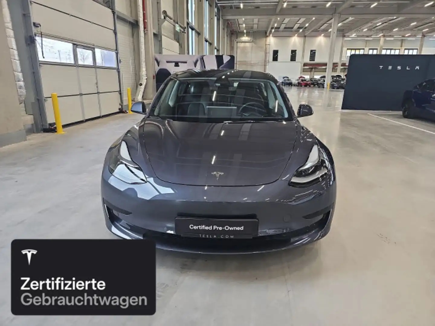 Tesla Model 3 Rear-Wheel Drive Silber - 2