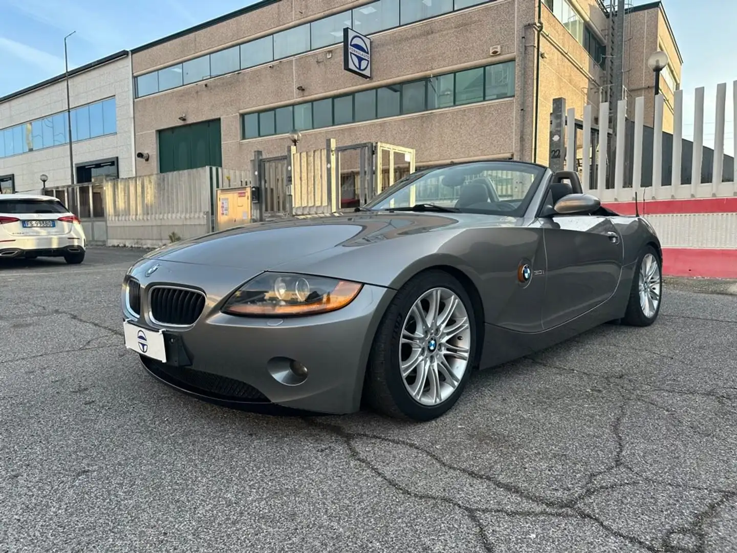 BMW Z4 2.2i cat Roadster 170cv Grigio - 1