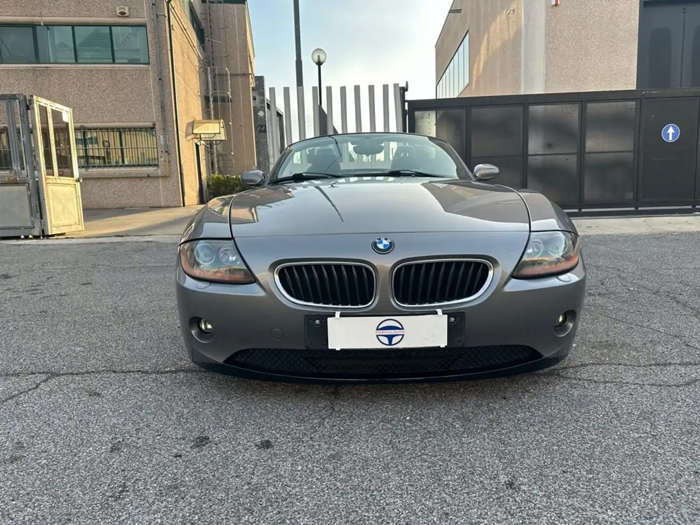 BMW Z4 2.2i cat Roadster 170cv Grigio - 2