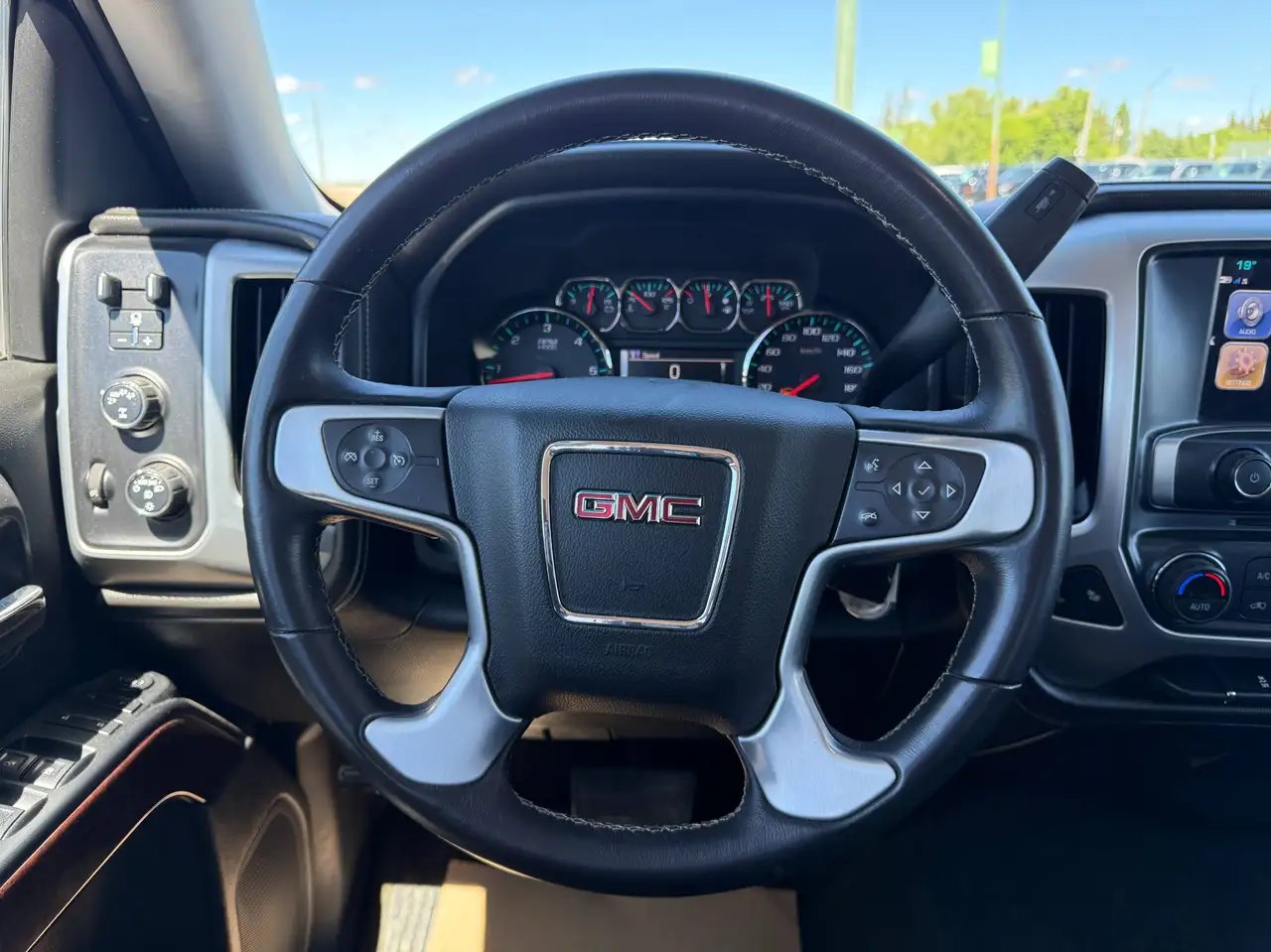 GMC Sierra 1500 снимка GMC Sierra 1500