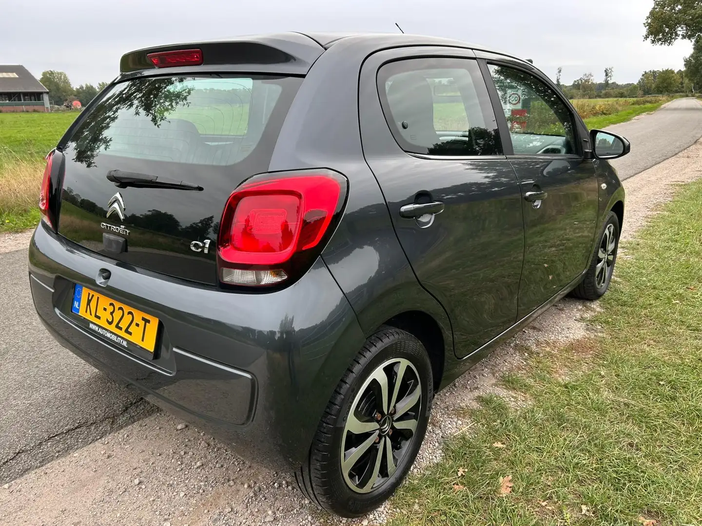 Citroen C1 1.0 e-VTi Style Edition AUTOMAAT 1ste eigenaar dea Grijs - 2