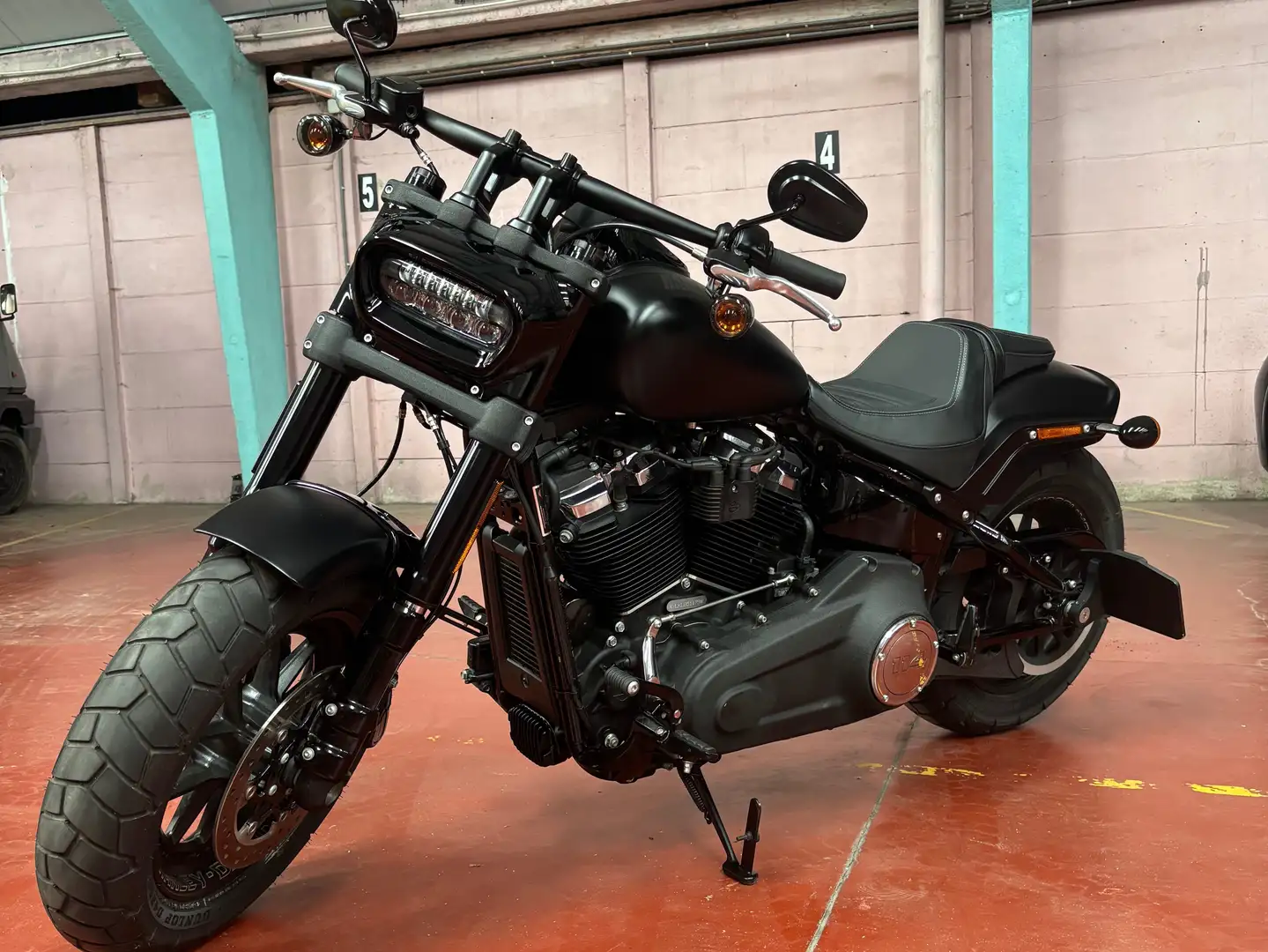 Harley-Davidson Fat Bob 114 (FXFBS) Černá - 1