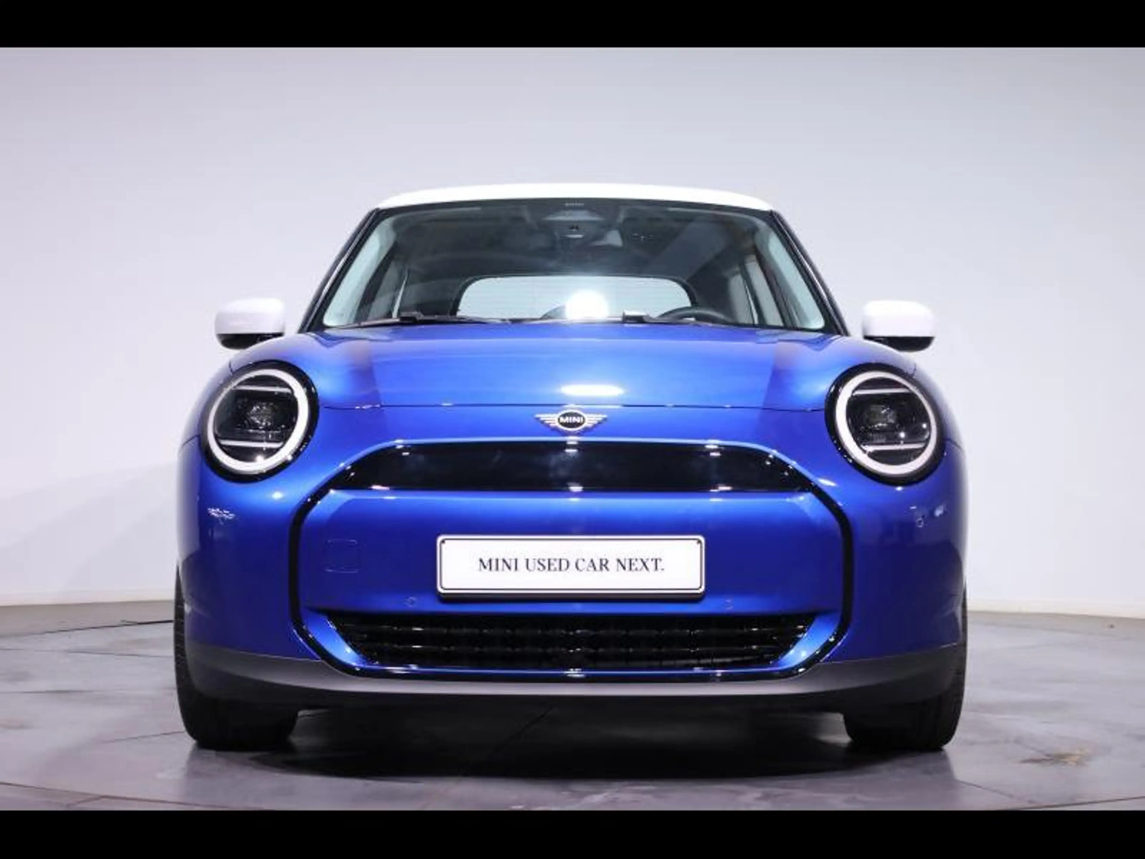 MINI Cooper E — photo 2