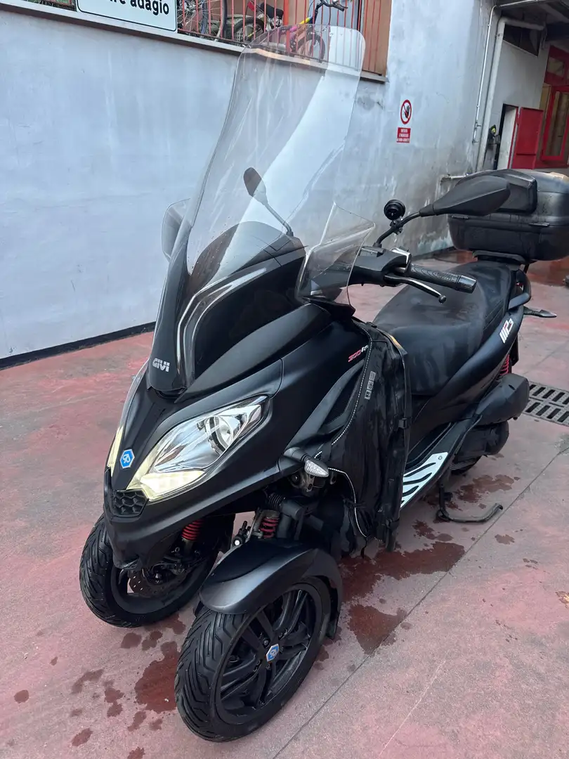 Piaggio MP3 300 Hpe Czarny - 2