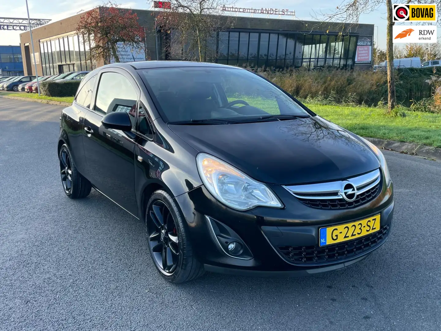Opel Corsa 1.4-16V, 3drs, Climate, Stoel-/stuurverw, Lmv, Rod Noir - 1