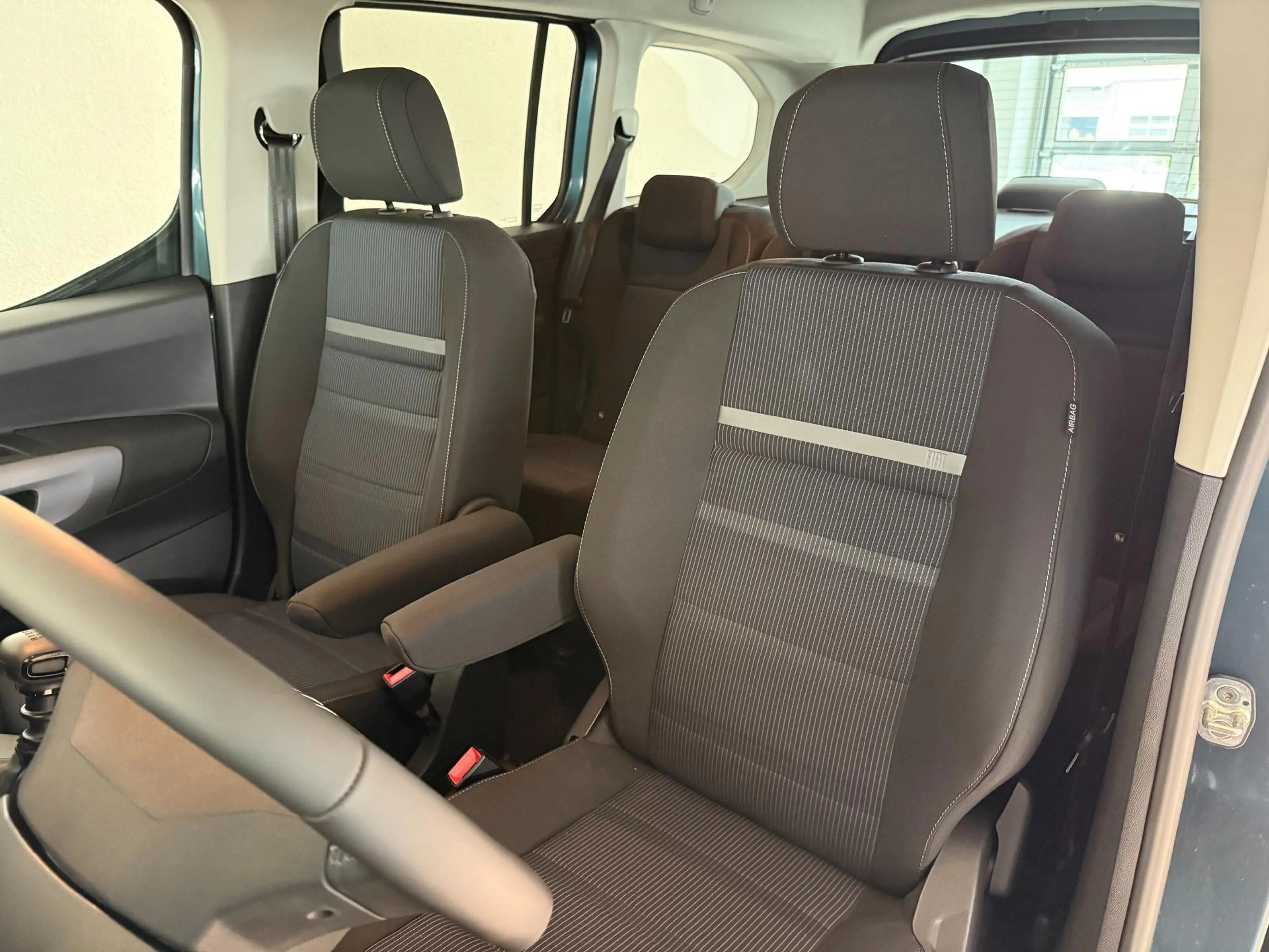 Fiat Doblo L2 1.5 MTJ 100k 6MT 75 kW (102 PS) Tech-Paket, ... — photo 9