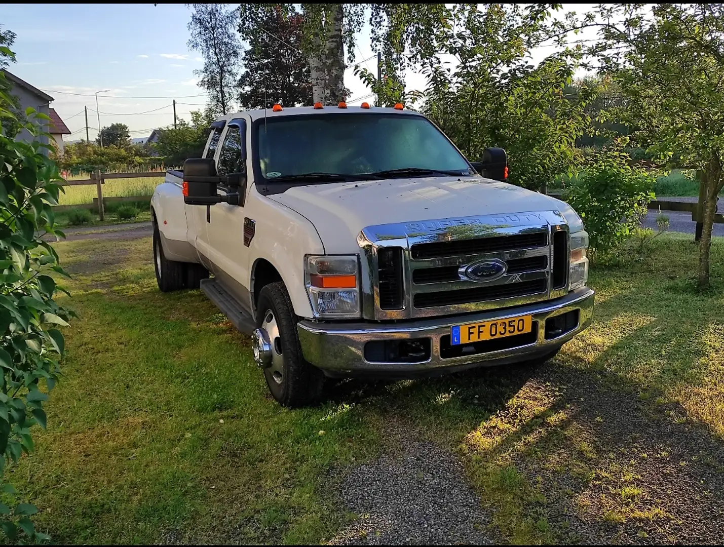 Ford F 350 Dually Blanco - 1