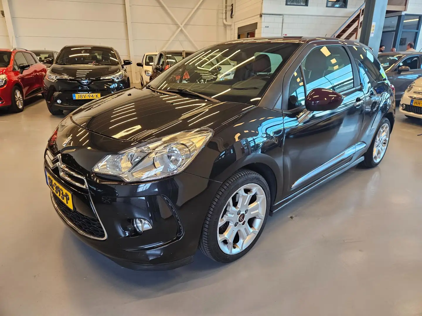 Citroen DS3 1.6 THP Sport Chic Schwarz - 1