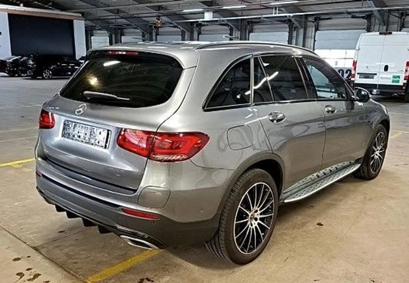 Mercedes-Benz GLC 300 e 2x AMG Line MultibVirtCockpDistr+HeadUp Grau - 2
