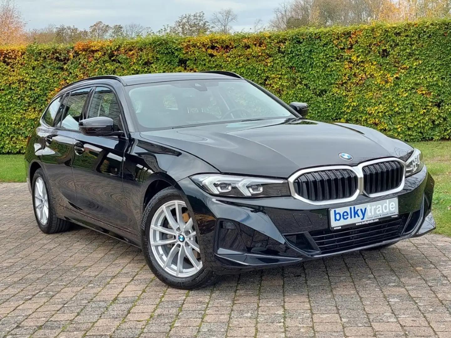 BMW 318 318i Touring Aut. - Live Cockpit Pro - Verw zetels Noir - 1