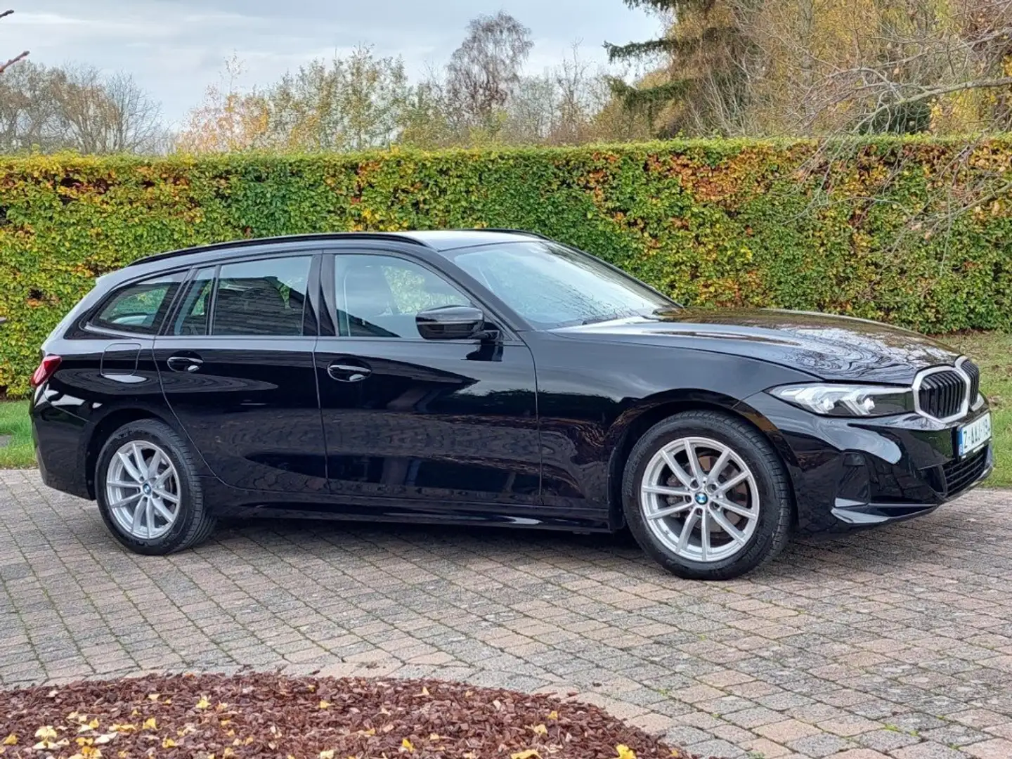 BMW 318 318i Touring Aut. - Live Cockpit Pro - Verw zetels Noir - 2