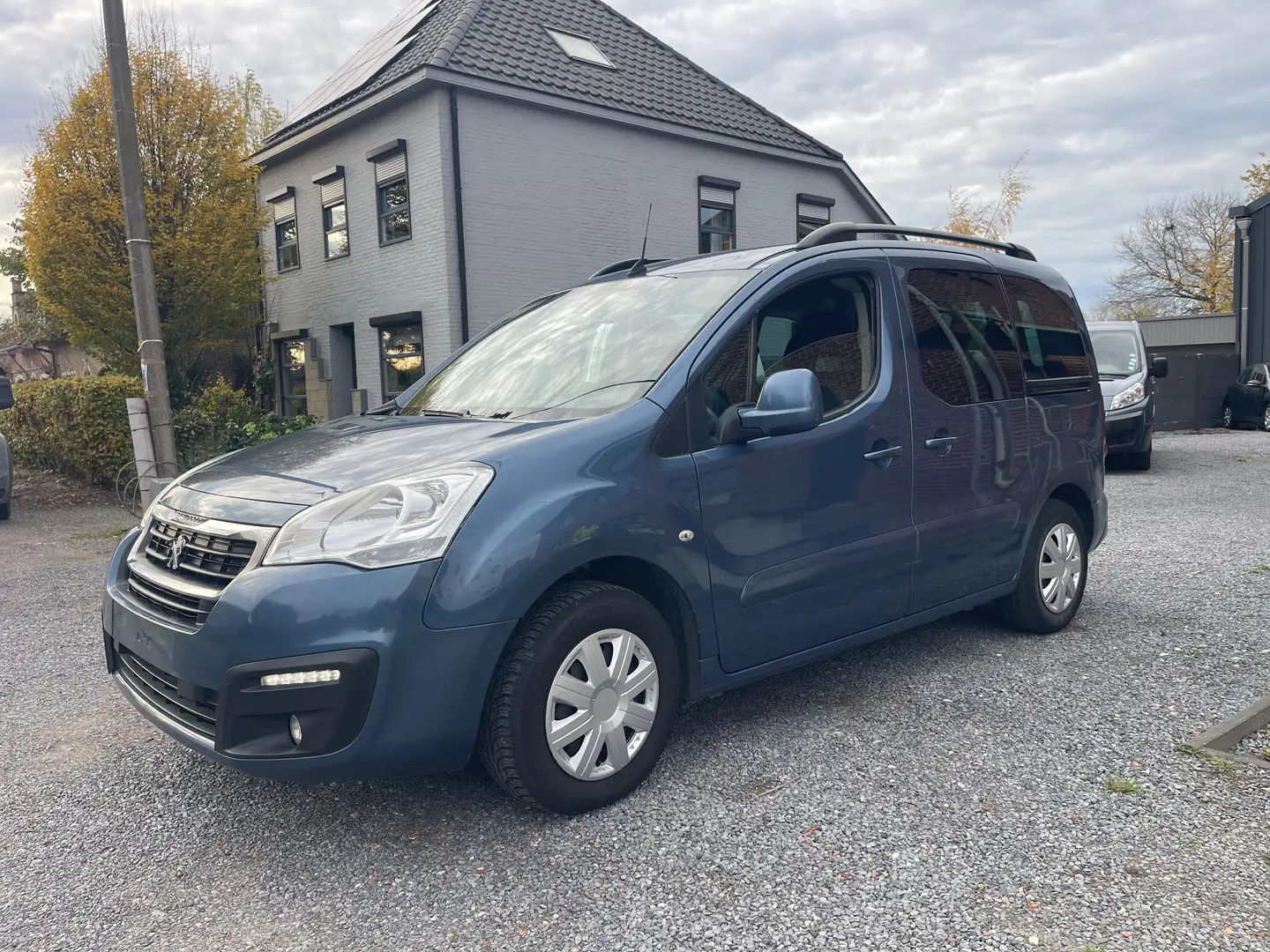 Peugeot Partner Tepee BlueHDi,"Automatique"Airco,Gps,Sensoren,... Blauw - 2