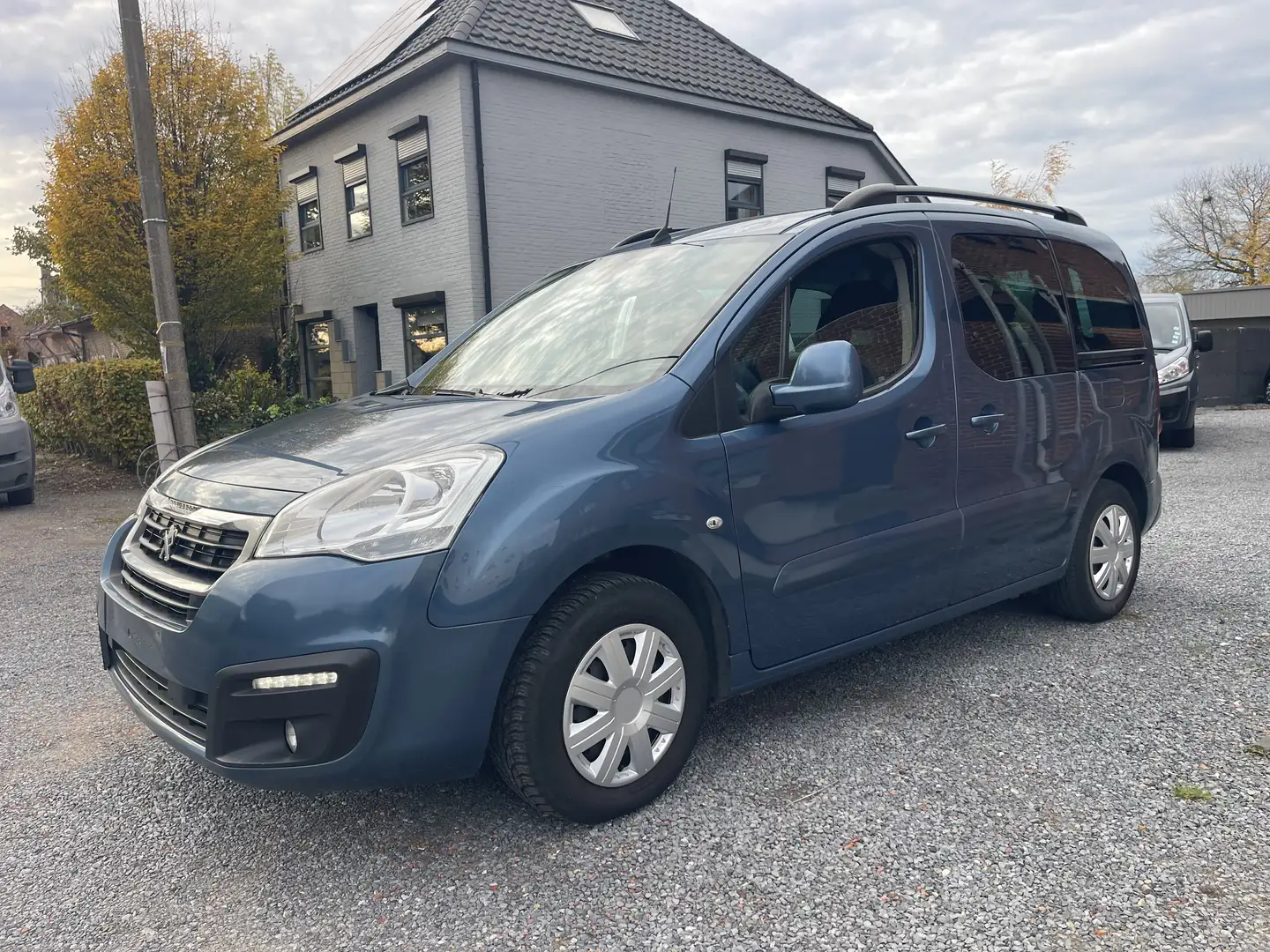 Peugeot Partner Tepee BlueHDi,"Automatique"Airco,Gps,Sensoren,... Blauw - 1