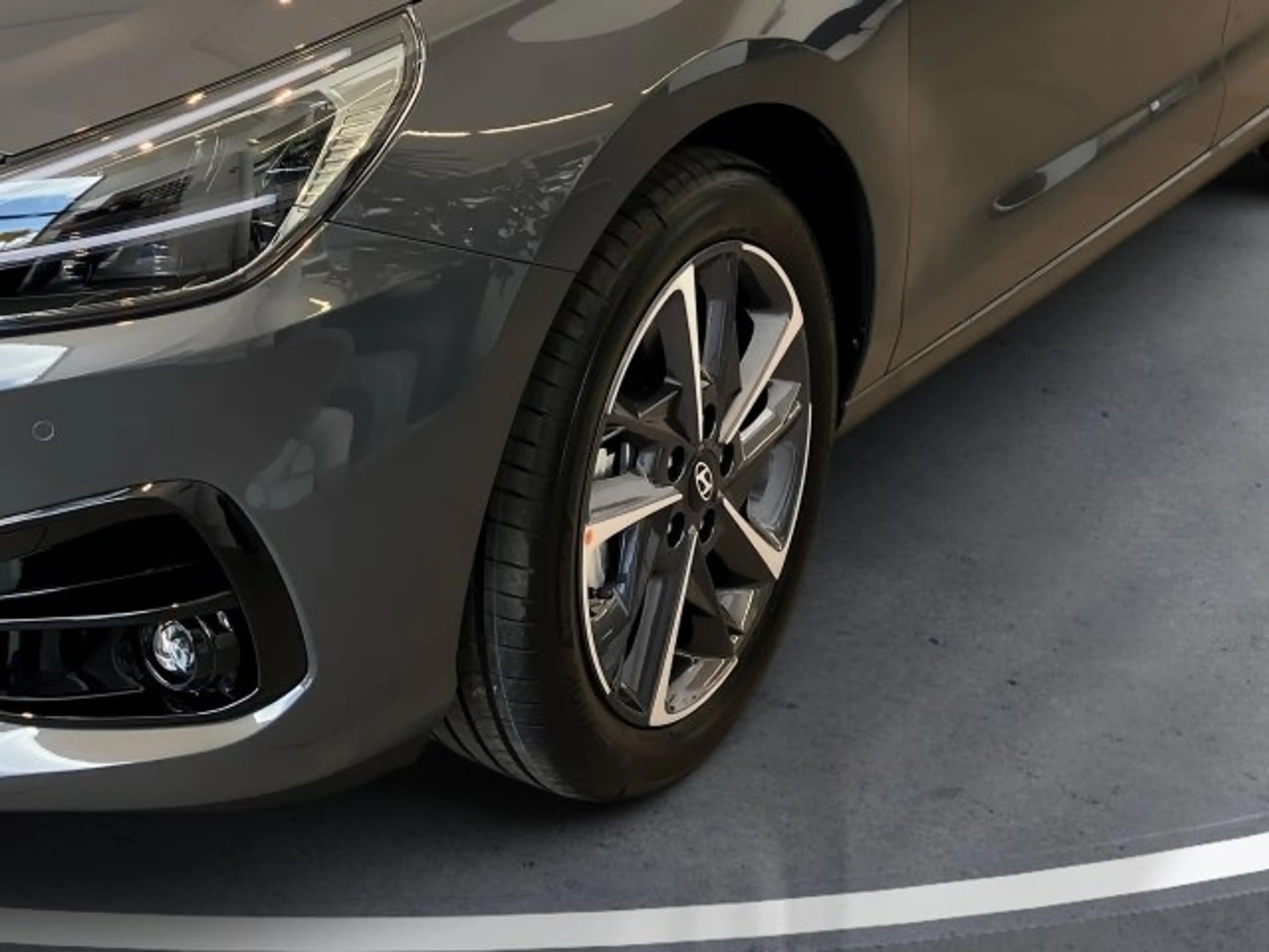 Hyundai i30 - PD Comfort Line 1.0 T-GDI — photo 8