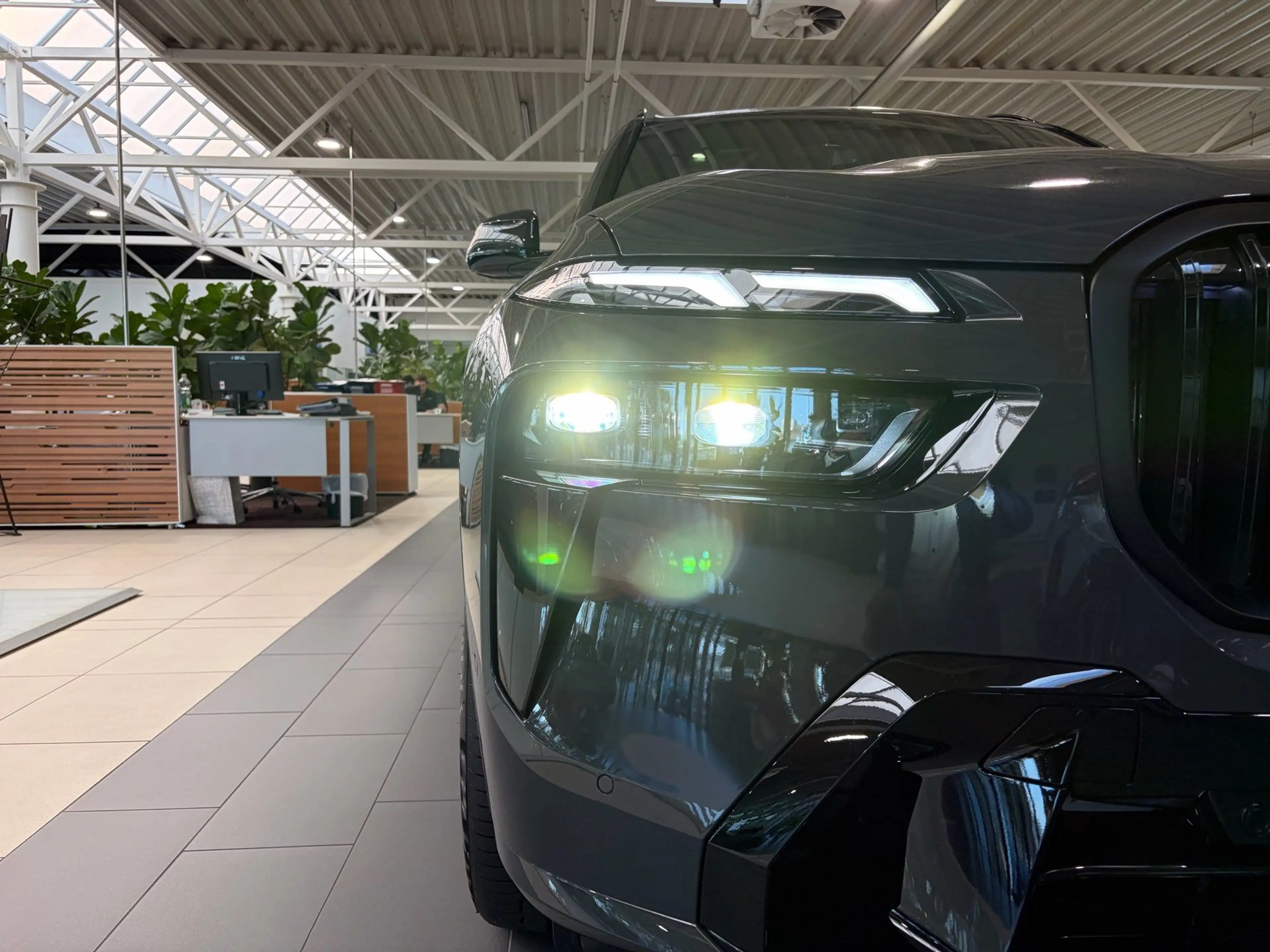 BMW X7 xDrive40d M SportPro 22"H&K SkyLounge 360° Driving — photo 25