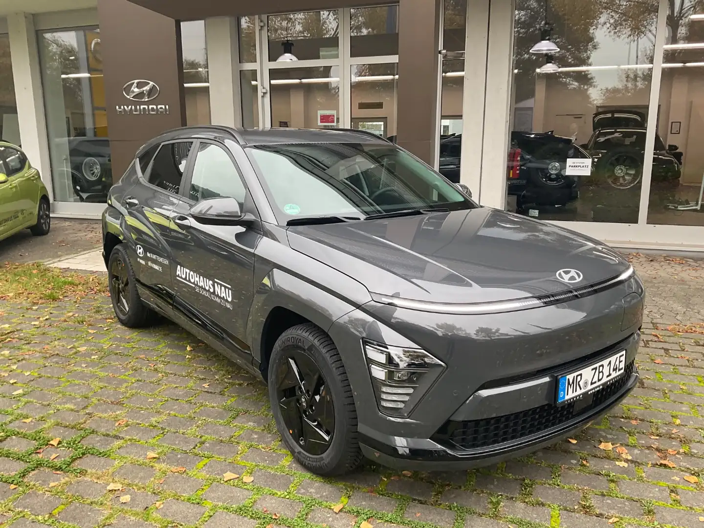 Hyundai KONA Elektro 65kWh Trend LED, Navi, SHZ, Klima Grau - 2