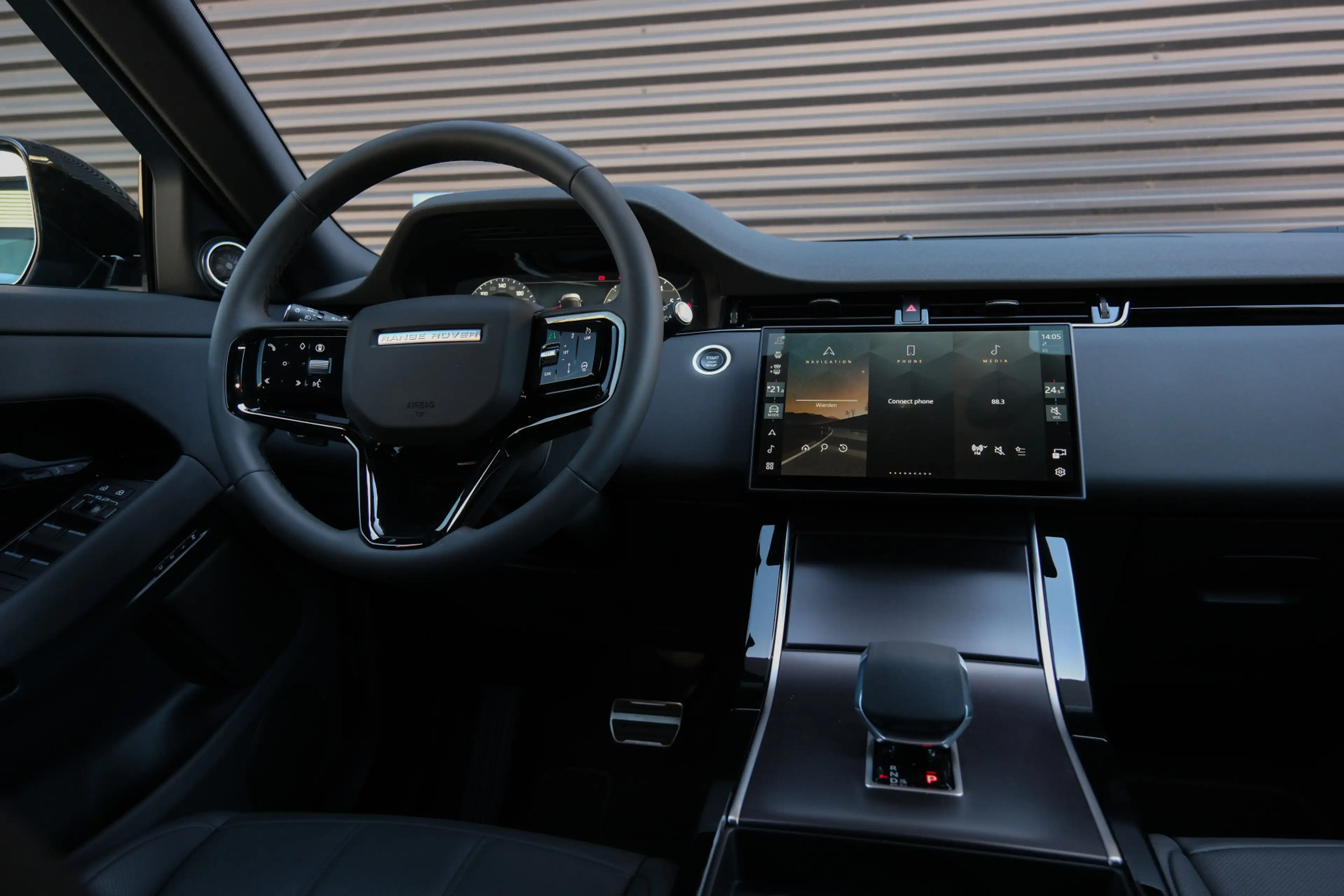 Land Rover Range Rover Evoque 1.5 P270e PHEV AWD Dynamic SE | Black Pack | Schui — photo 33