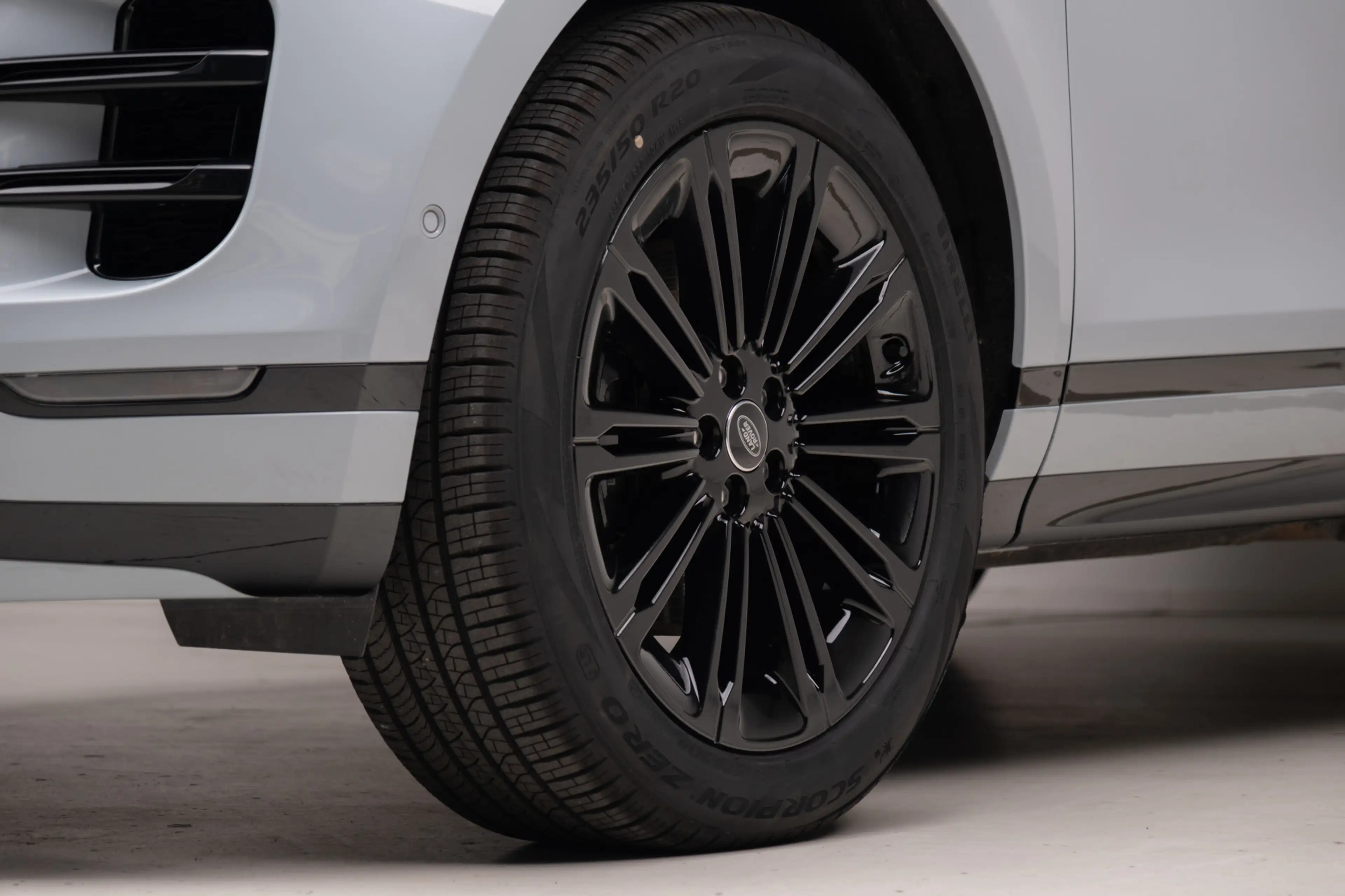 Land Rover Range Rover Evoque 1.5 P270e PHEV AWD Dynamic SE | Black Pack | Schui — photo 3