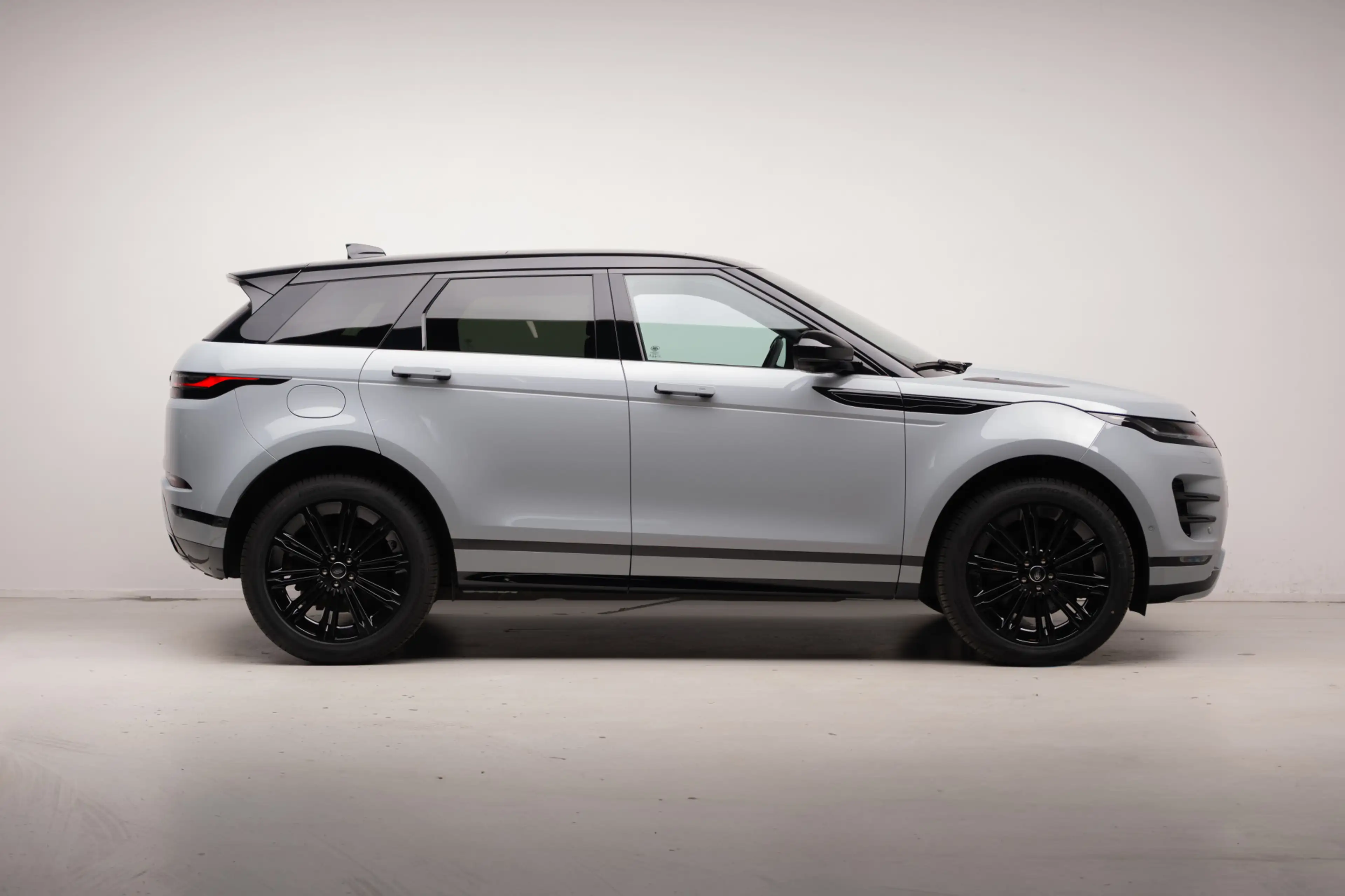 Land Rover Range Rover Evoque 1.5 P270e PHEV AWD Dynamic SE | Black Pack | Schui — photo 16