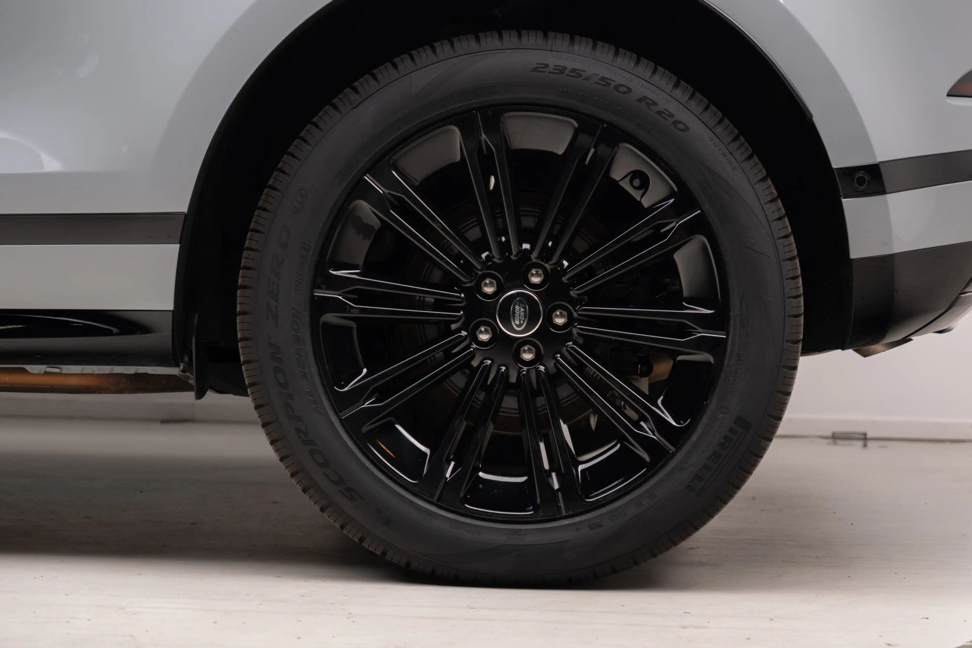 Land Rover Range Rover Evoque 1.5 P270e PHEV AWD Dynamic SE | Black Pack | Schui — photo 8