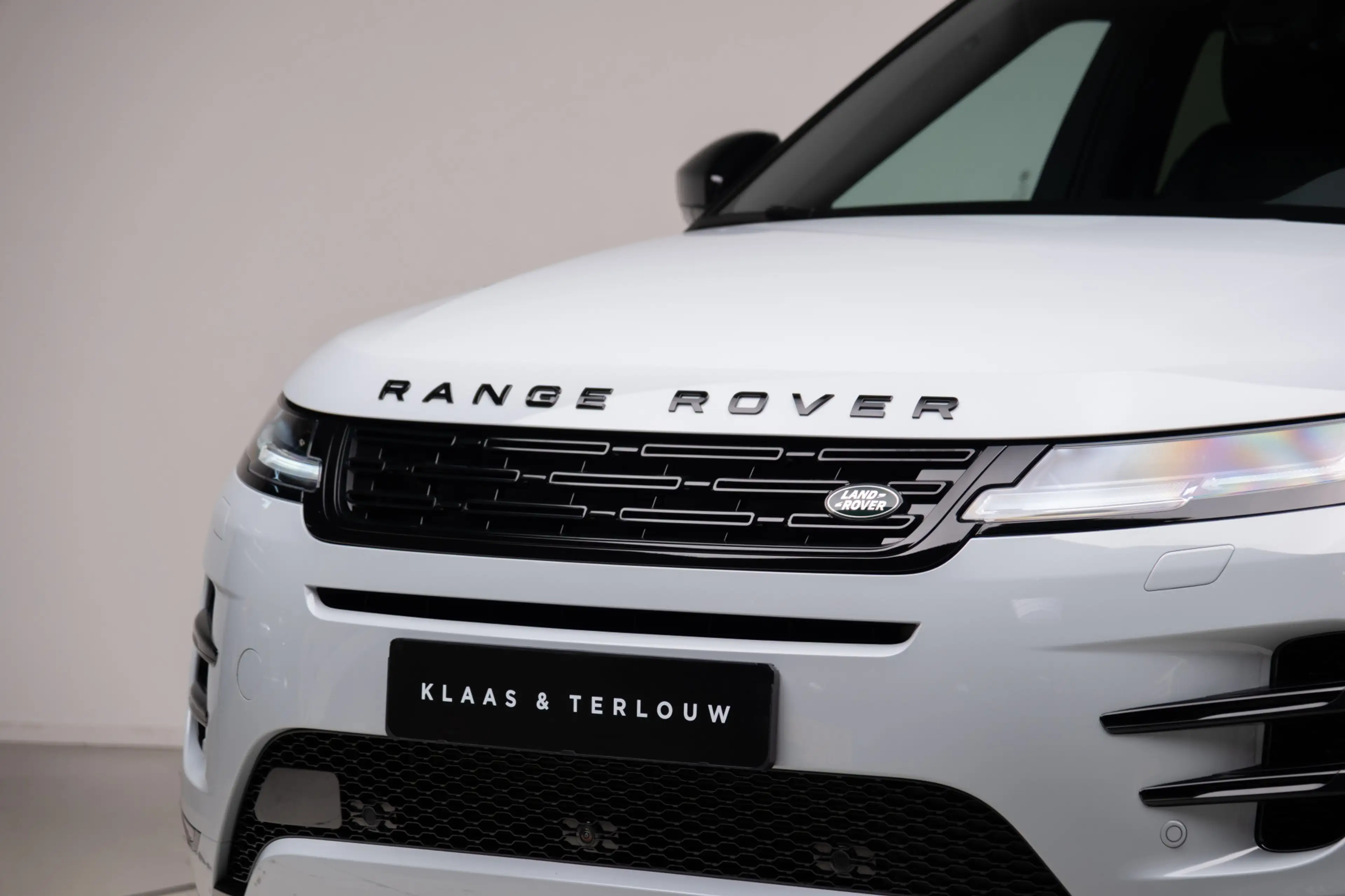 Land Rover Range Rover Evoque 1.5 P270e PHEV AWD Dynamic SE | Black Pack | Schui — photo 2